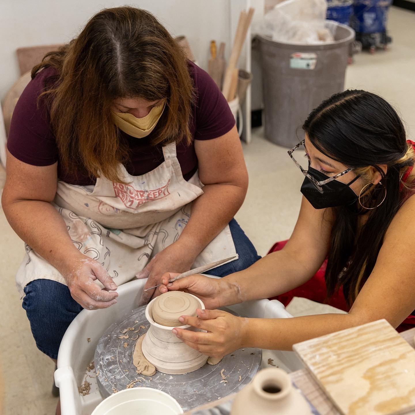 Lots of opportunities to learn how to throw on the wheel this winter. Come take a wheel class with us! Check out our website for our full course listings. Here&rsquo;s a few&hellip; 

&mdash;

Monday afternoon on and off the wheel ~

Instructor: @mel