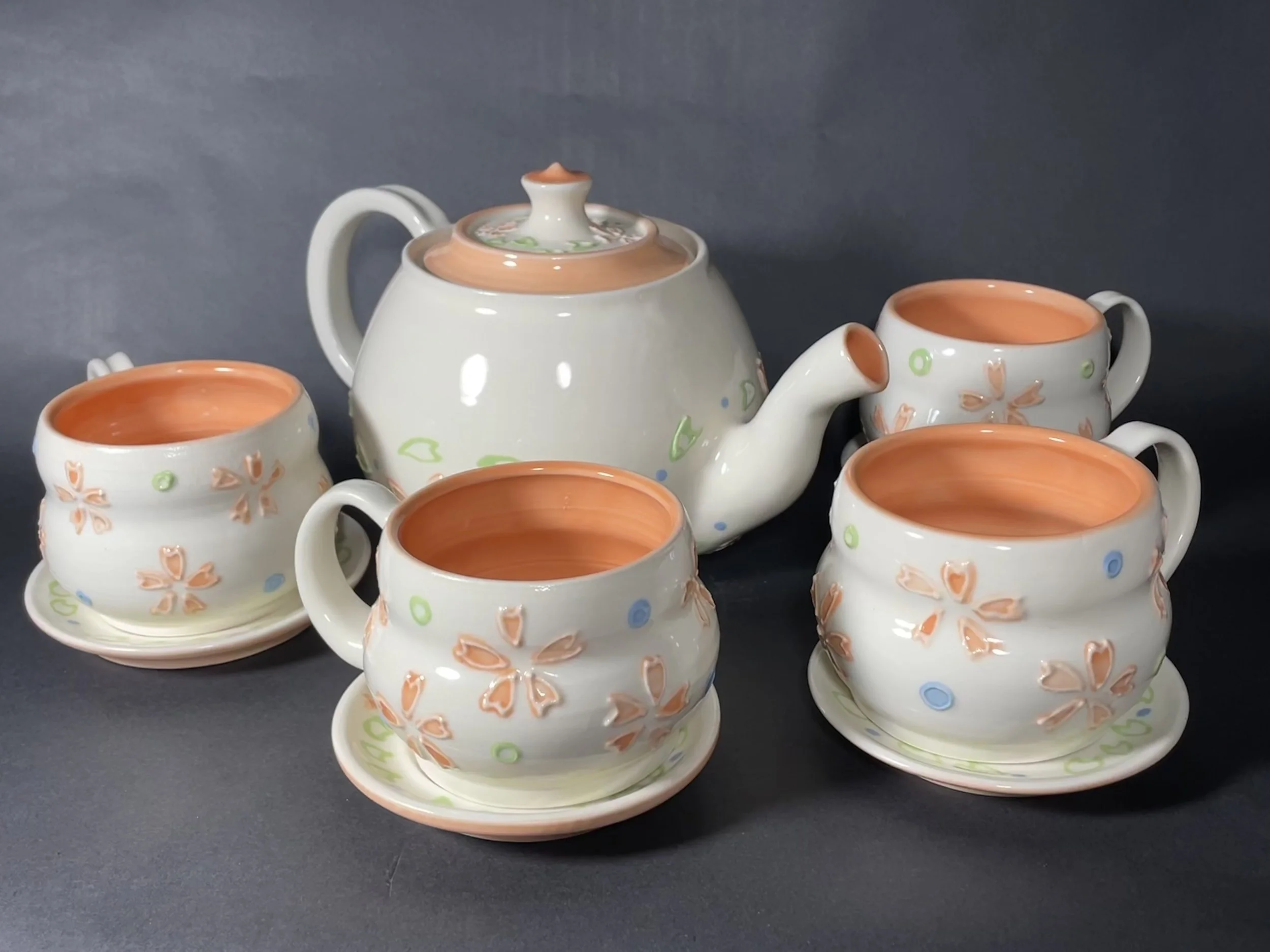 WHEEL-THROWN TEA SETS