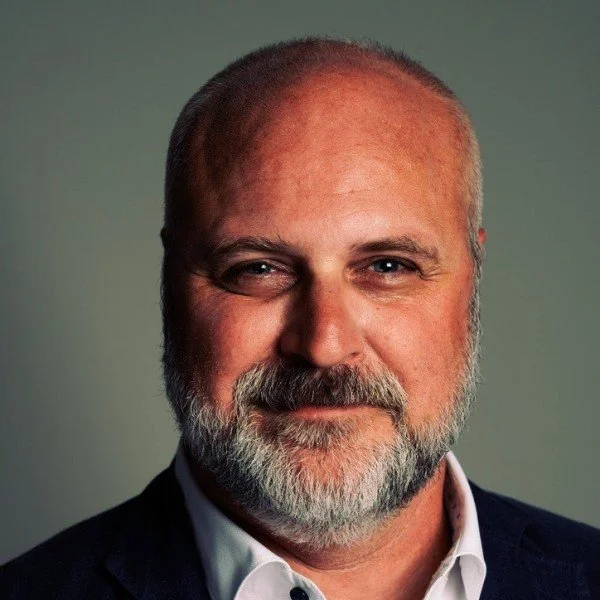 Robert Headshot.jpeg