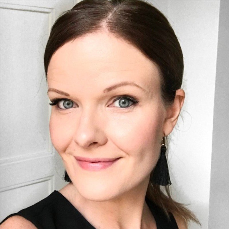 Riikka Headshot.jpeg