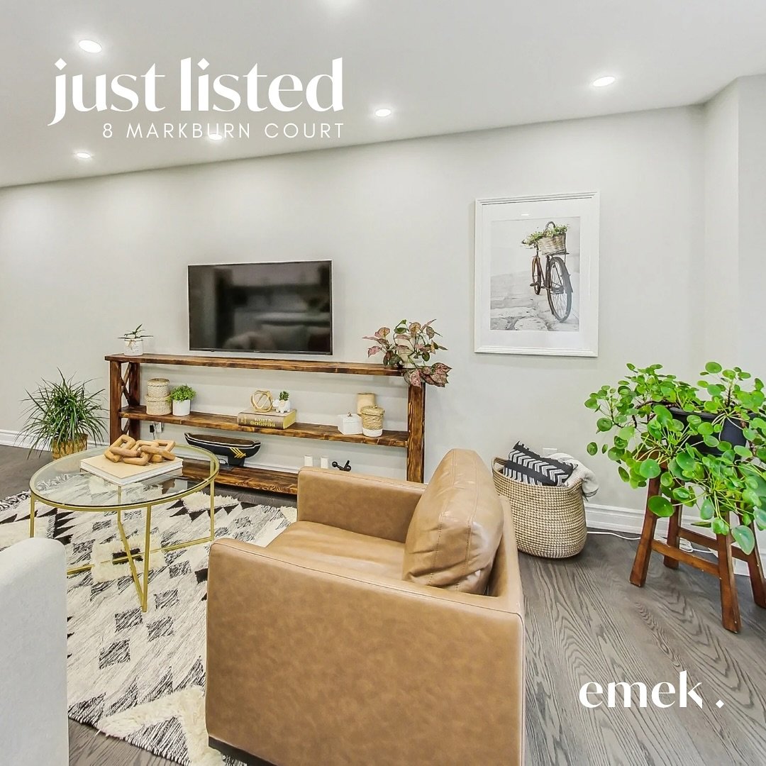 #JUSTLISTED

🏡 Quietly nestled in this highly sought-after neighborhood, this beautifully updated home  is ideal for young families or professionals seeking convenience and style. 

🛌 3 bedrooms
🛁 3 bathrooms
🅿️ 2 car parking
🏷️ $1,130,000

The 