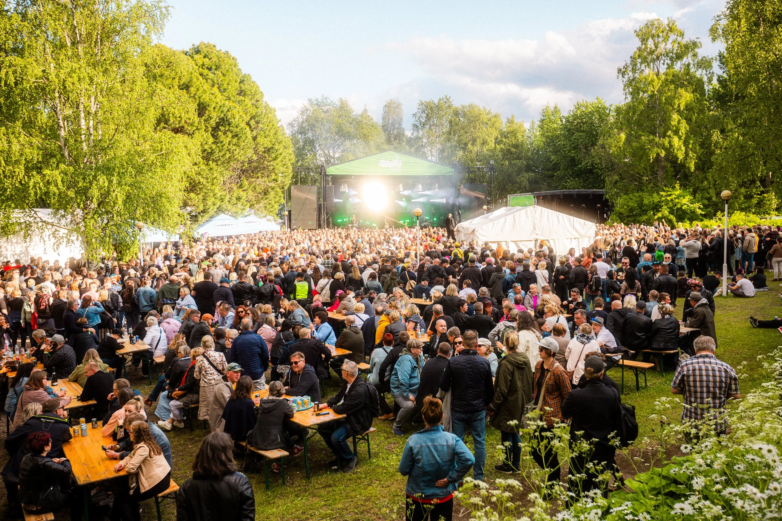 AIKUISTEN FESTARIKESÄN OHJELMA ON VALMIS