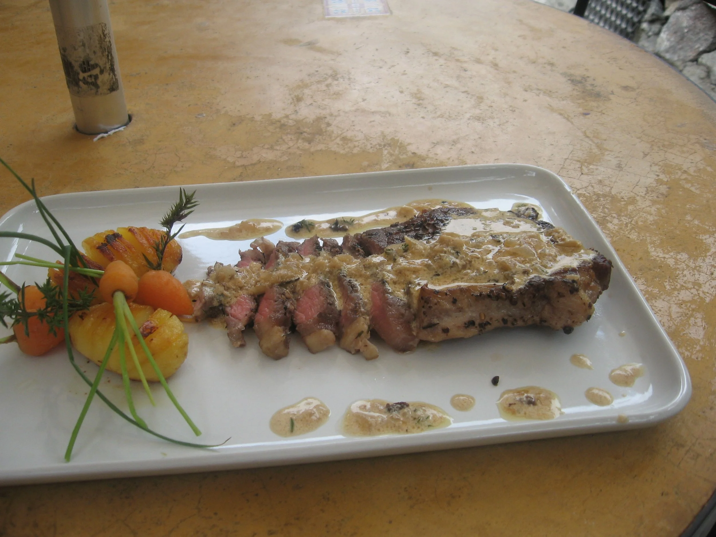 STEAK A LA PIMIENTA       (STEAK AU POIVRE)