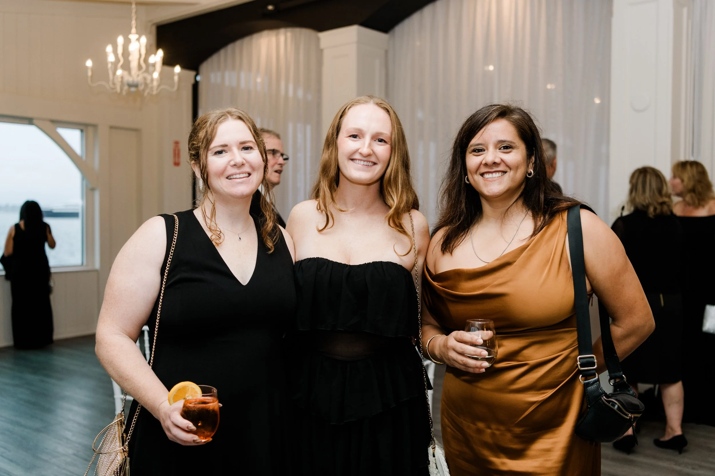 Johanna, Liz, Caro.jpg