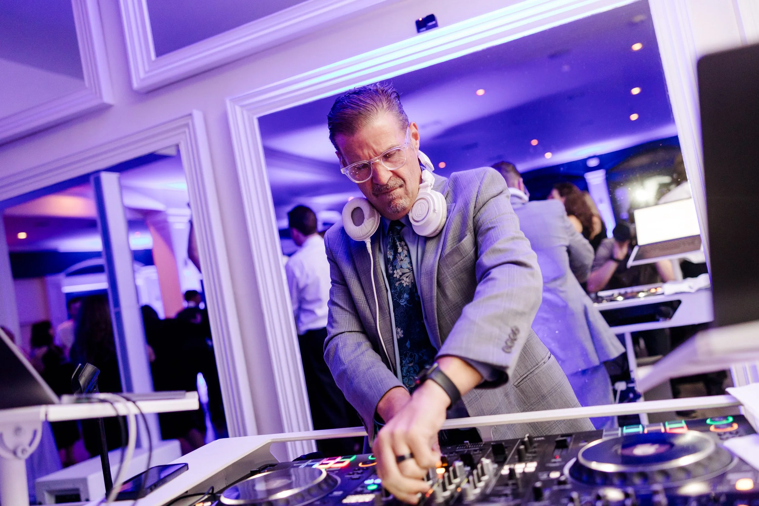 DJ 2.jpg
