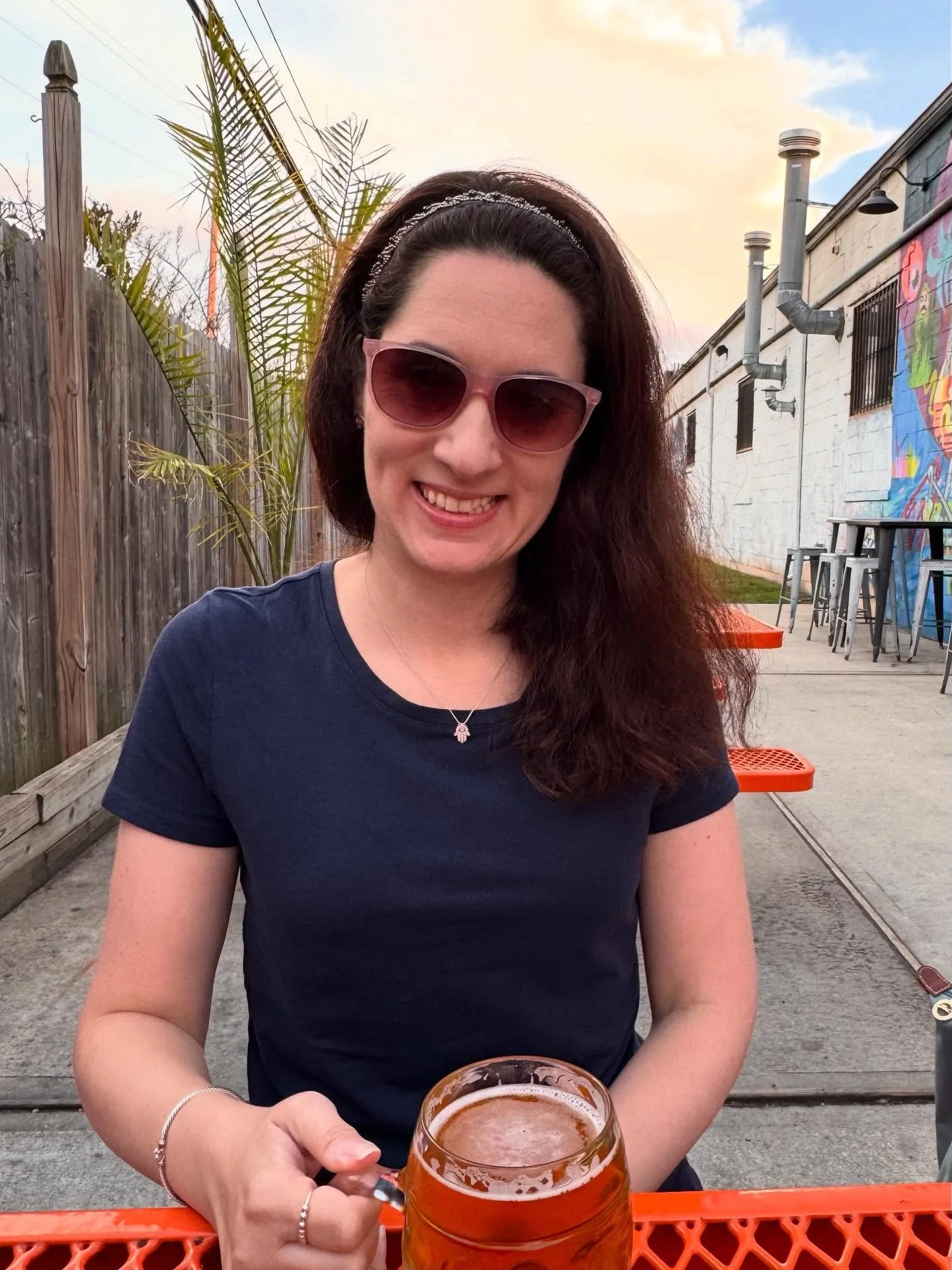Playing trivia isn&rsquo;t just about showing off random facts; it&rsquo;s actually good for your brain and your relationships. 💕

Research shows that shared problem-solving and play activate the brain&rsquo;s reward system, boosting dopamine and cr