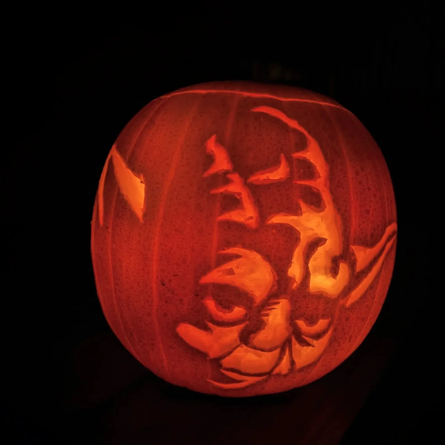 Once again my resident pumpkin artist has delivered! 

Even though I have strong thoughts about Stars Wars, even I can't deny it's bloody brilliant. 

I will put some of his older ones in my stories too. 🎃👊🫶