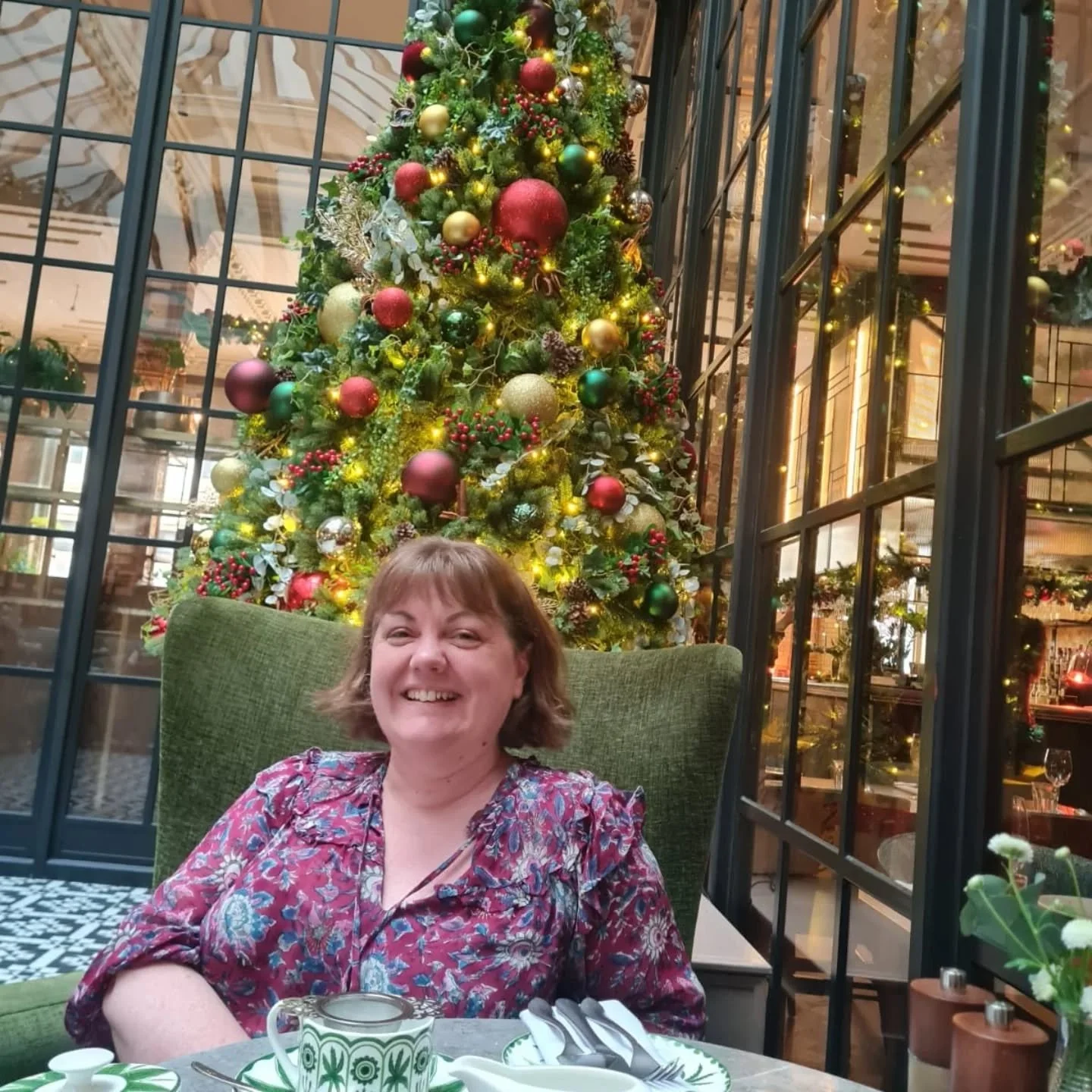 ❄️🍰 Winter afternoon tea ❄️🍰

Braved Manchester on the pre Christmas weekend to have afternoon tea yesterday, and it was totally worth it!

@therefugemcr has afternoon tea in the beautiful Winter Garden between the restaurant and bar, and with the 
