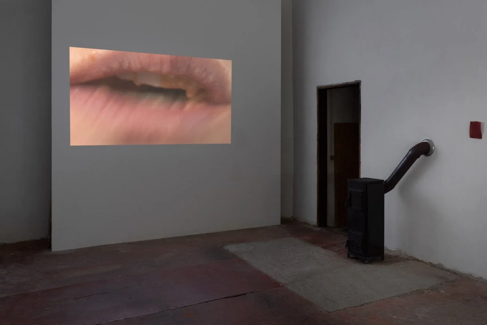 In the work erinnerungen-auf-essen, Johannes Raimann and Mira Klug deal with the externalization and internalization of memories. Exhibitionview