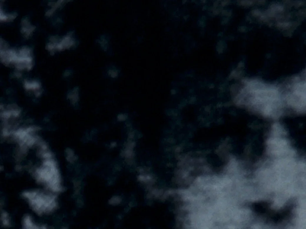 The film poses questions about image storage, escape, and the reverberations of historical circumstances. 