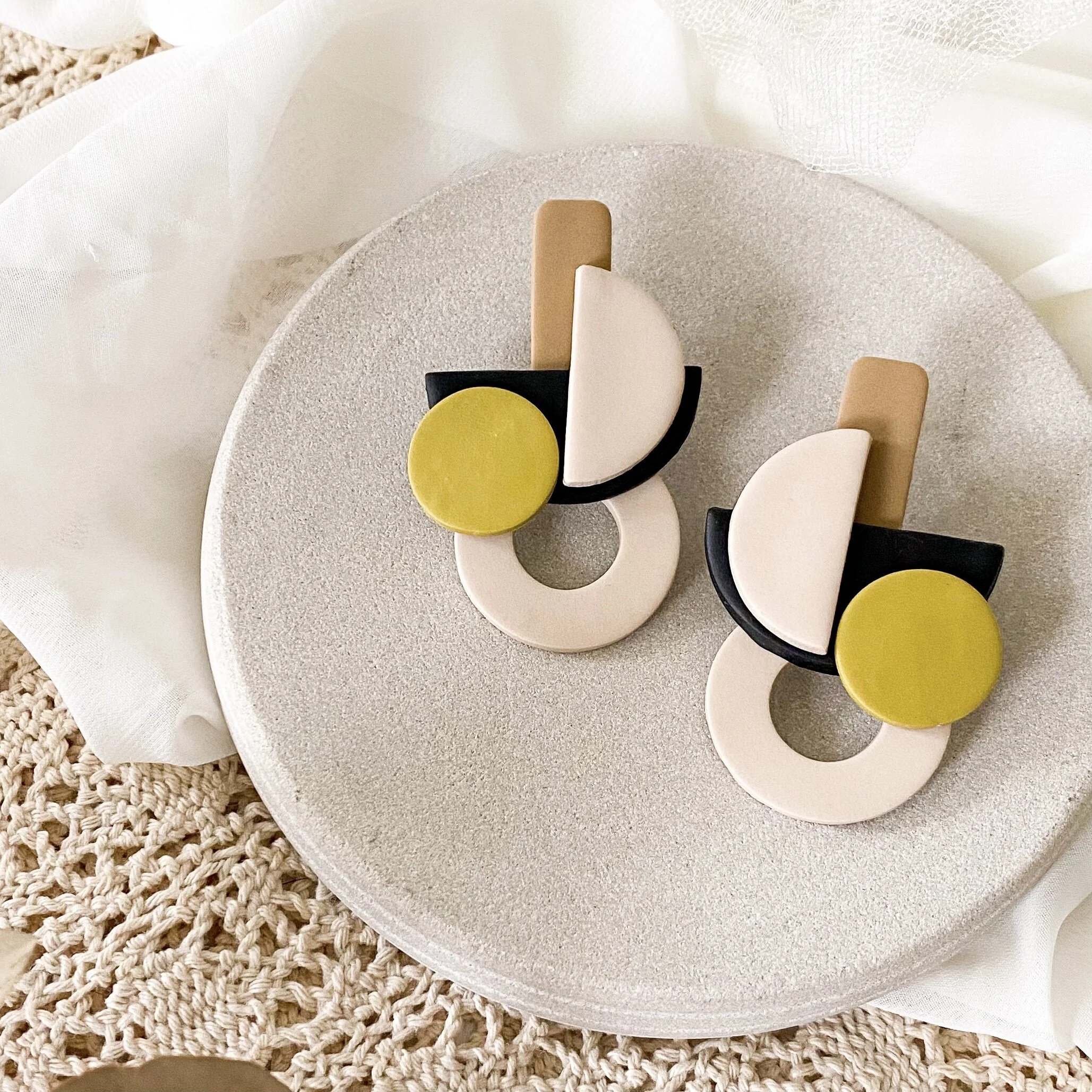 6BBB96B7-C711-4E6A-8D97-CAD564DC4414