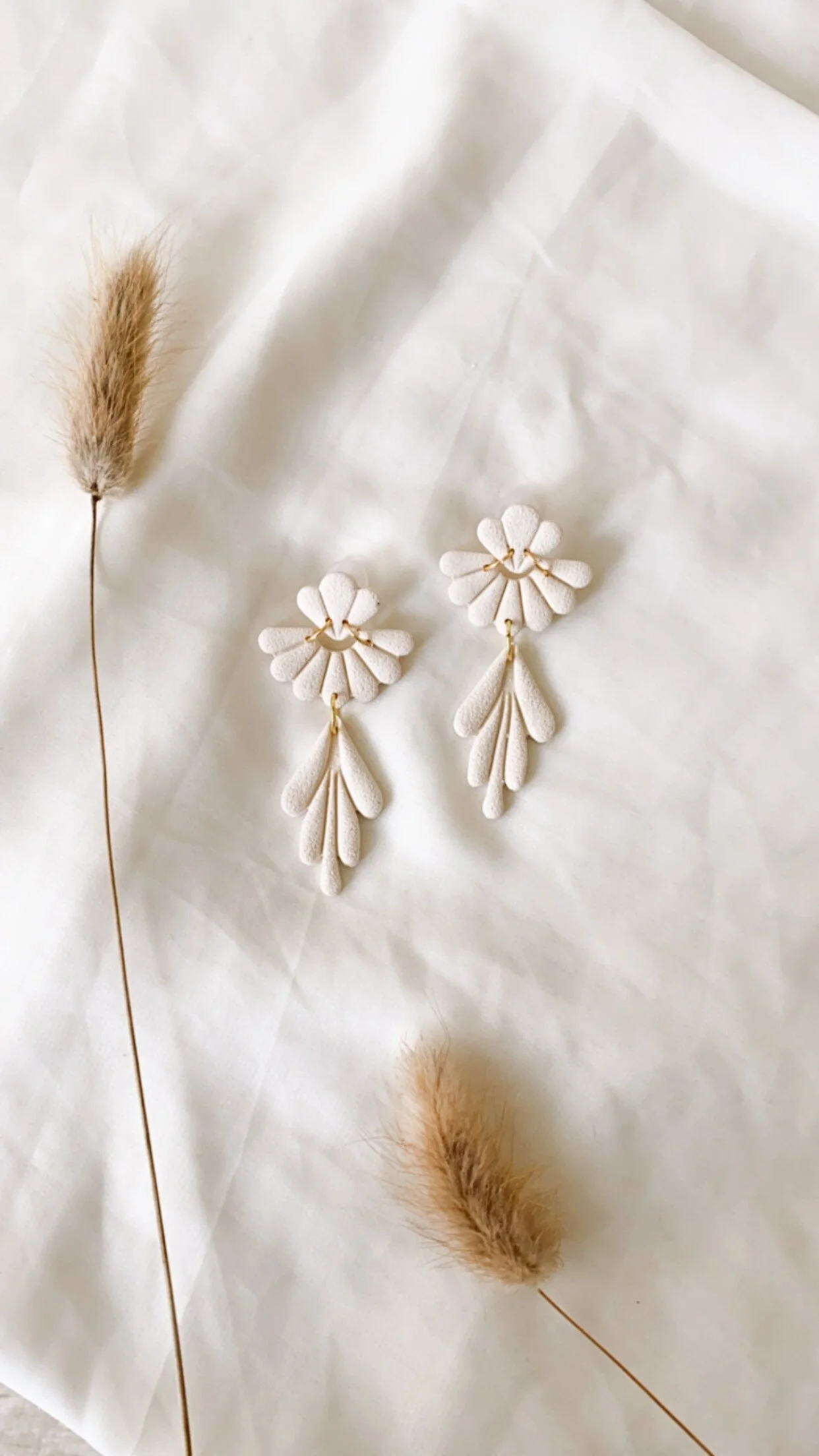 5CBD65F9-83A0-4B44-BD76-B13E48AD075B