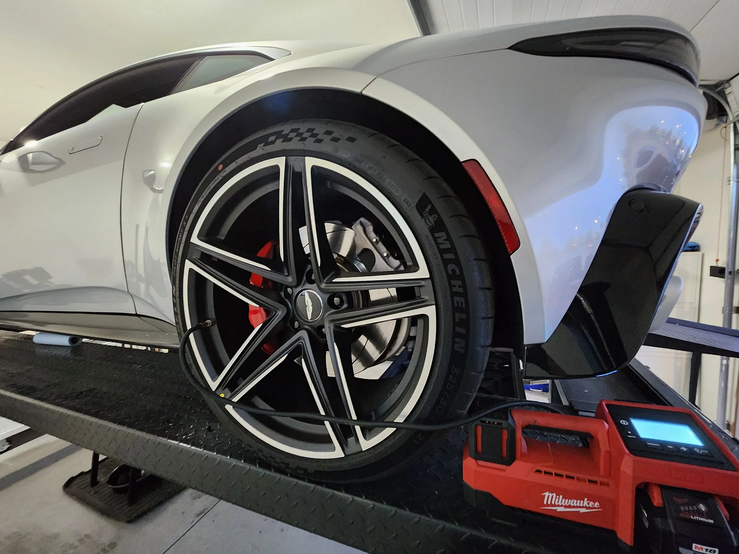 Aston Martin receiving mess-free white-glove mobile auto service in Tucson