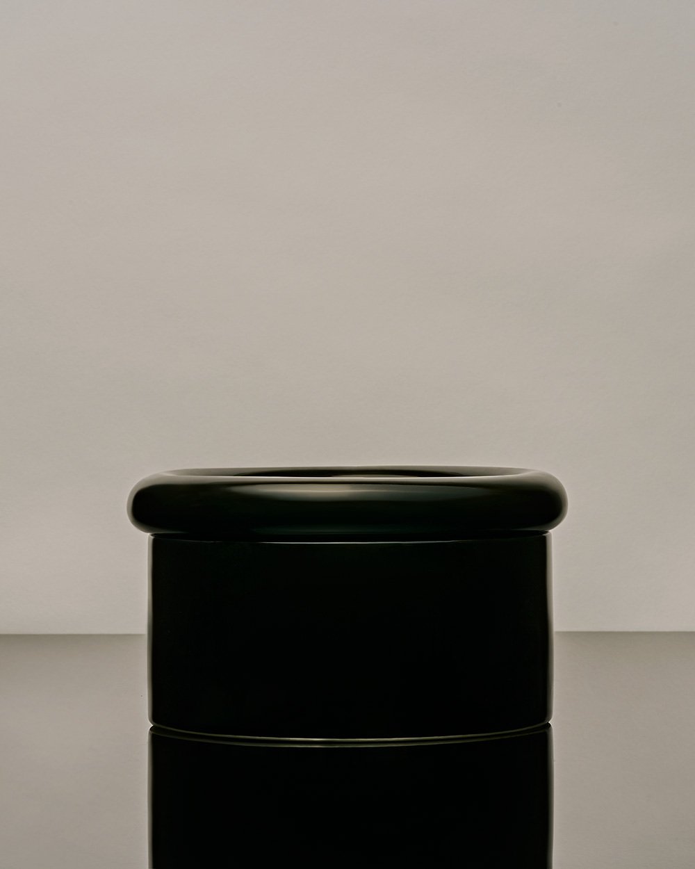 0006-ailuros-black-ceramic-cat-dining-set-product-photography.jpg