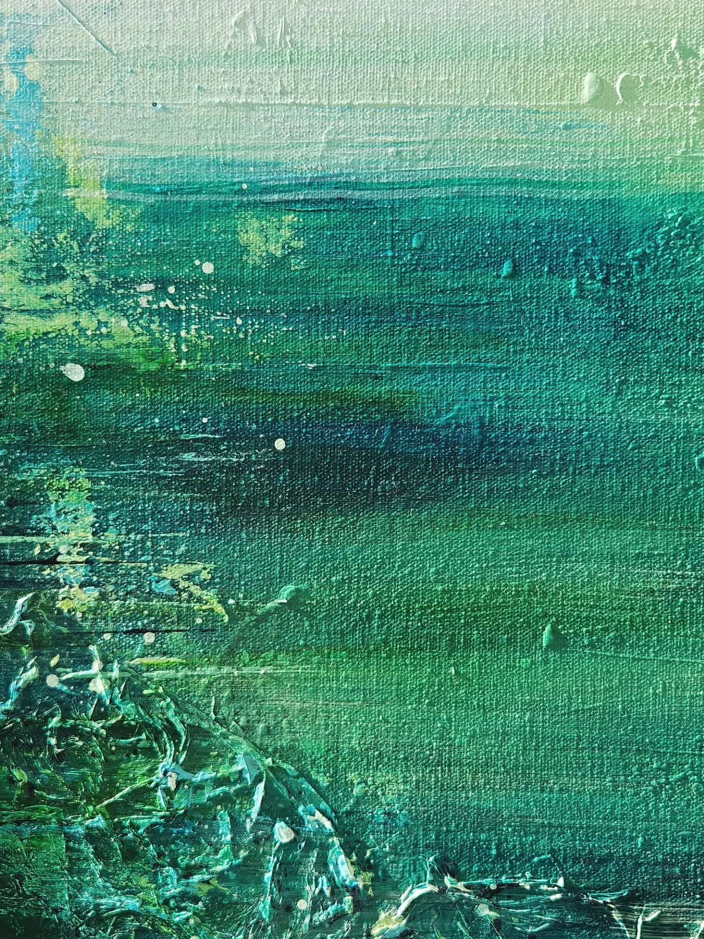 It's so nice to just sit. Quiet my mind. And notice all the colours and textures in this painting as the sun streams into my studio this afternoon ☀️😍✨️

This is a small close up detail of a new piece (yet to be named) finished a couple of months ag
