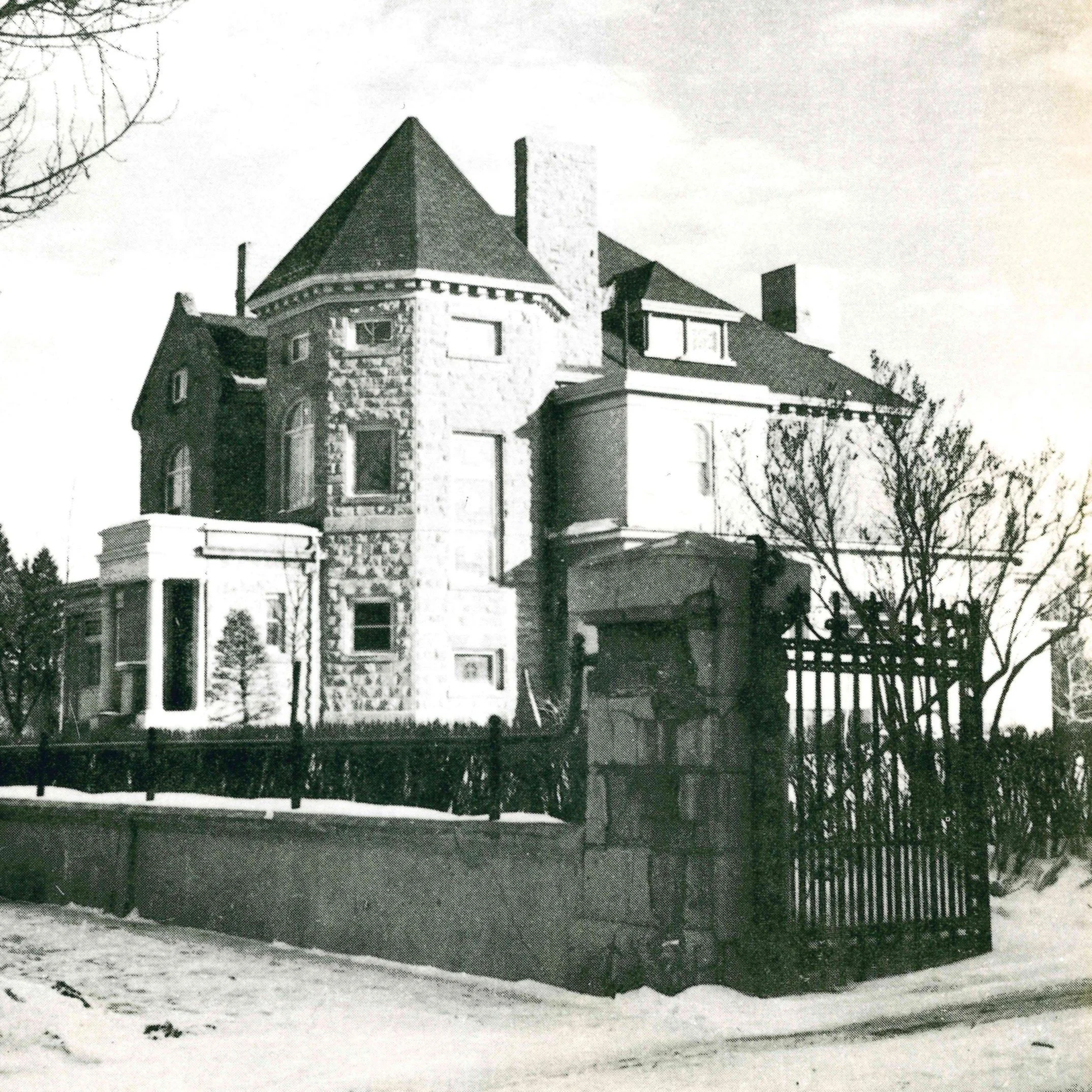Lougheed House in winter