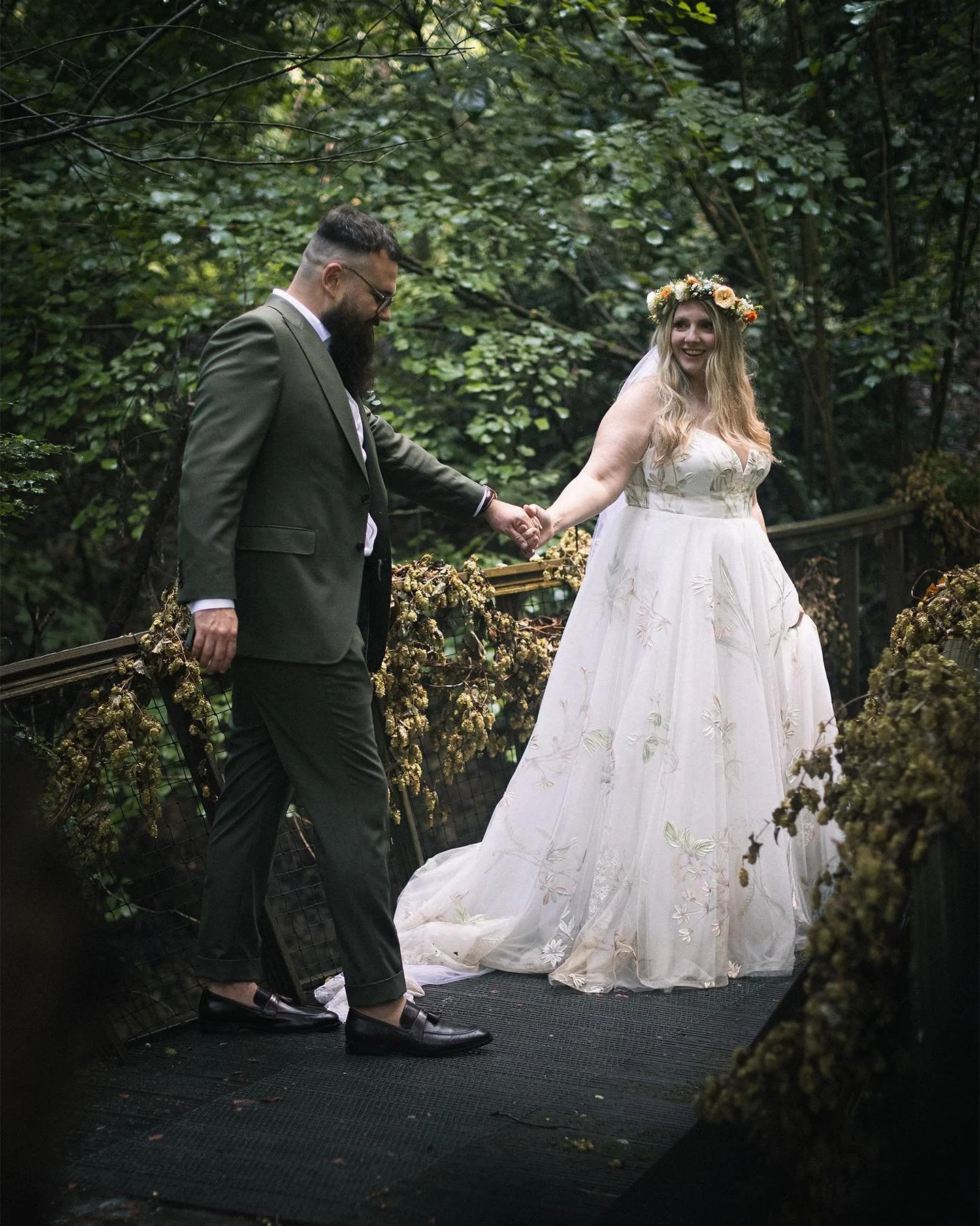 Introducing Mr &amp; Mrs Bowers! What a stunning day - I can&rsquo;t wait to edit the rest of these images ❤️
-
For all enquiries or to book your own Wedding film or photoshoot get in contact:
📩 info@njmfliicks.com
📱 Follow &amp; Direct Message
🧑?