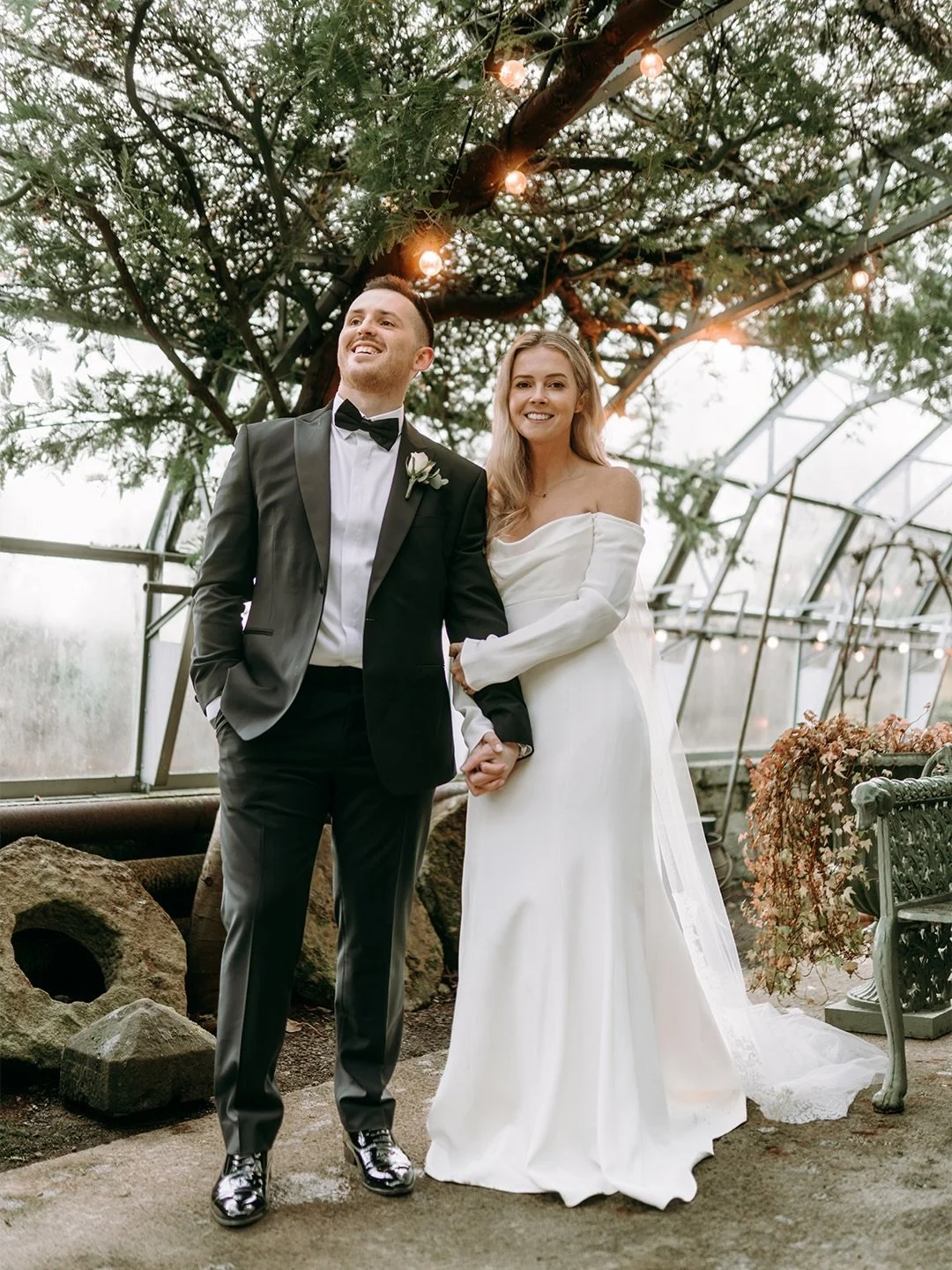 New Year&rsquo;s Eve for Francesca &amp; Robbie&rsquo;s wintry wedding celebration at @larchfield_estate.

⚡️

@solsticevisuals 
@celebrantgoodtimesni 
@ciara_armstrong_hair 
@tippymakeupartist 
@loveweddingsstudio 
@joekennedymusic 
@crystaldawnmusi