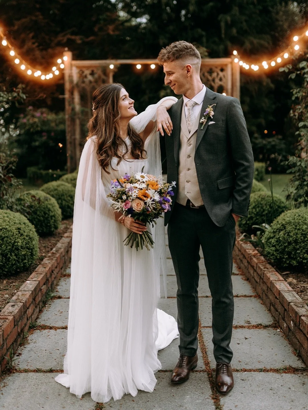 The grandeur @tinakilly_country_house in Wicklow for Sophie &amp; Luke&rsquo;s sun-kissed garden ceremony.

⚡️

@solsticevisuals 
@shonaweymeshaicelebrant 
@makeupbyannemarie 
@michelleoh_hairdesign 
@lovesivesflowers 
@arthur_theweddingband 
@leinst