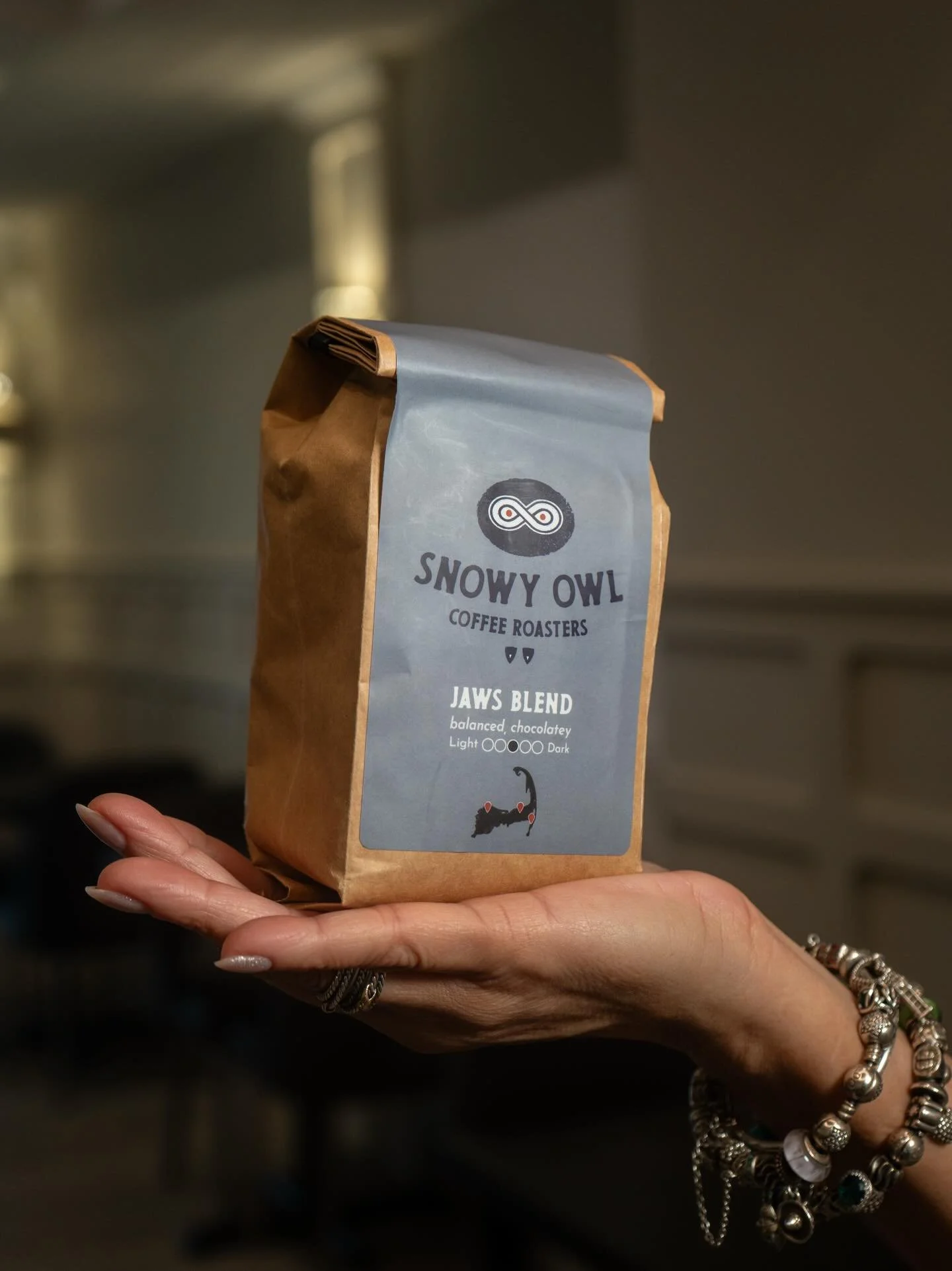 New coffee beans just arrived at Florenza in East Boston ☕️
Fresh roasts, different profiles, ready for your daily coffee routine.

Stop by Florenza East Boston and find your go-to bag to enjoy at home!
.
.
#bostoneats #bostonfoodie #roastedcoffeebea