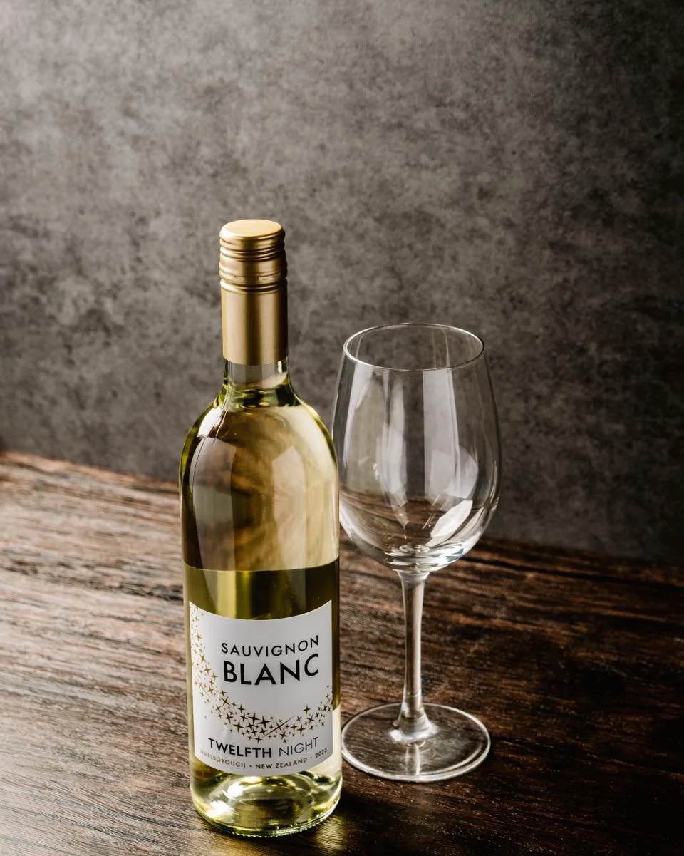 Celebrate crisp, refreshing flavors with Twelfth Night Sauvignon Blanc 🍷 Perfect for sunny afternoons or pairing with light dishes.

#bostonrestaurants #boston #bostonfoodies