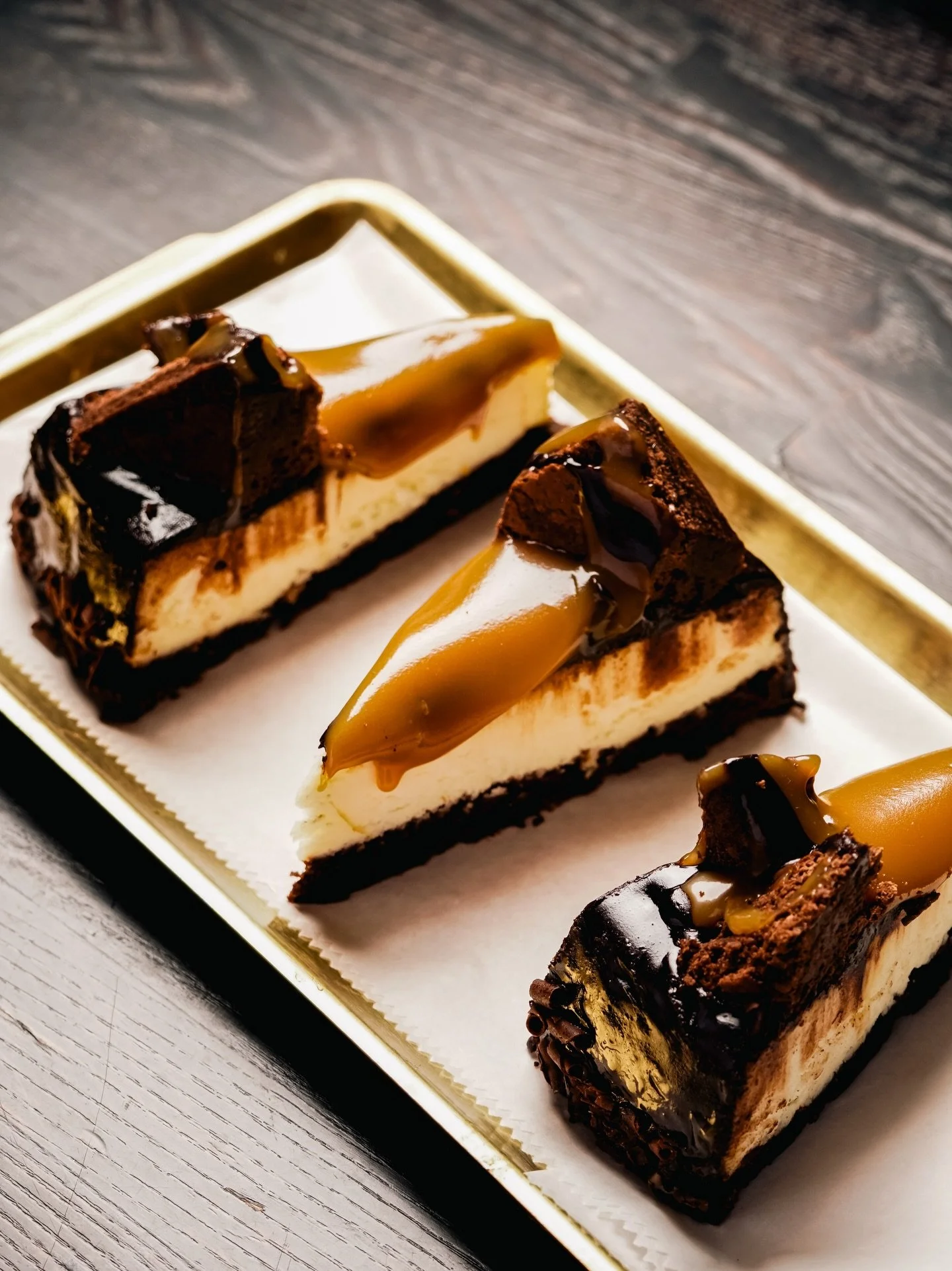 Brownie Cheesecake &hearts;️
.
.
.
#bostoneats #bostonfoodies #brownie #eastboston