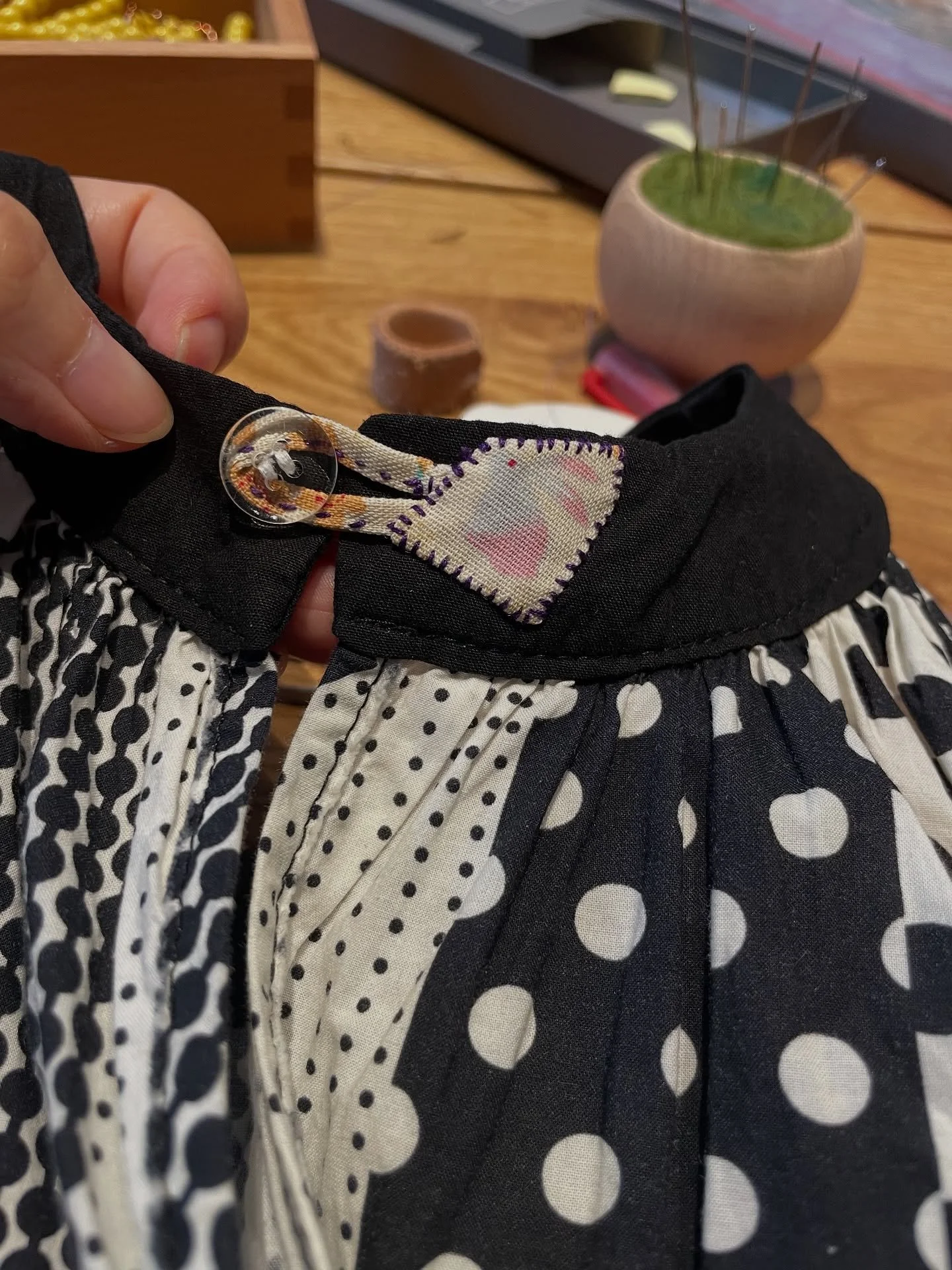 Mended this dress for my niece this summer. She was so happy to see a little rabbit appear on her dress! 🐇✨
I still have a few spots left for tomorrow&rsquo;s Visible Mending Workshop. Click the link in my profile to sign up. 🧵💛

J&rsquo;ai raccom