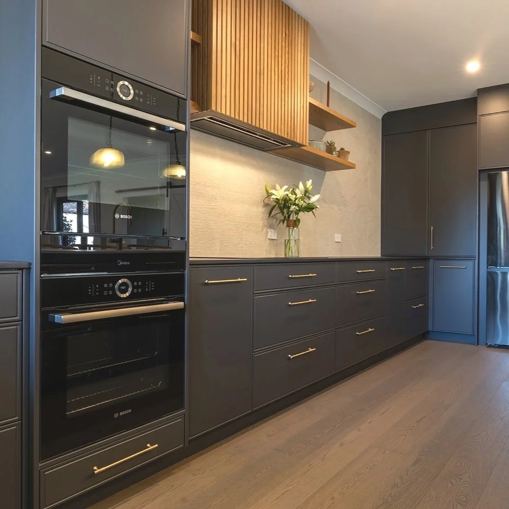Kitchens - Classic, modern, traditional, industrial, walk-in butlers ...