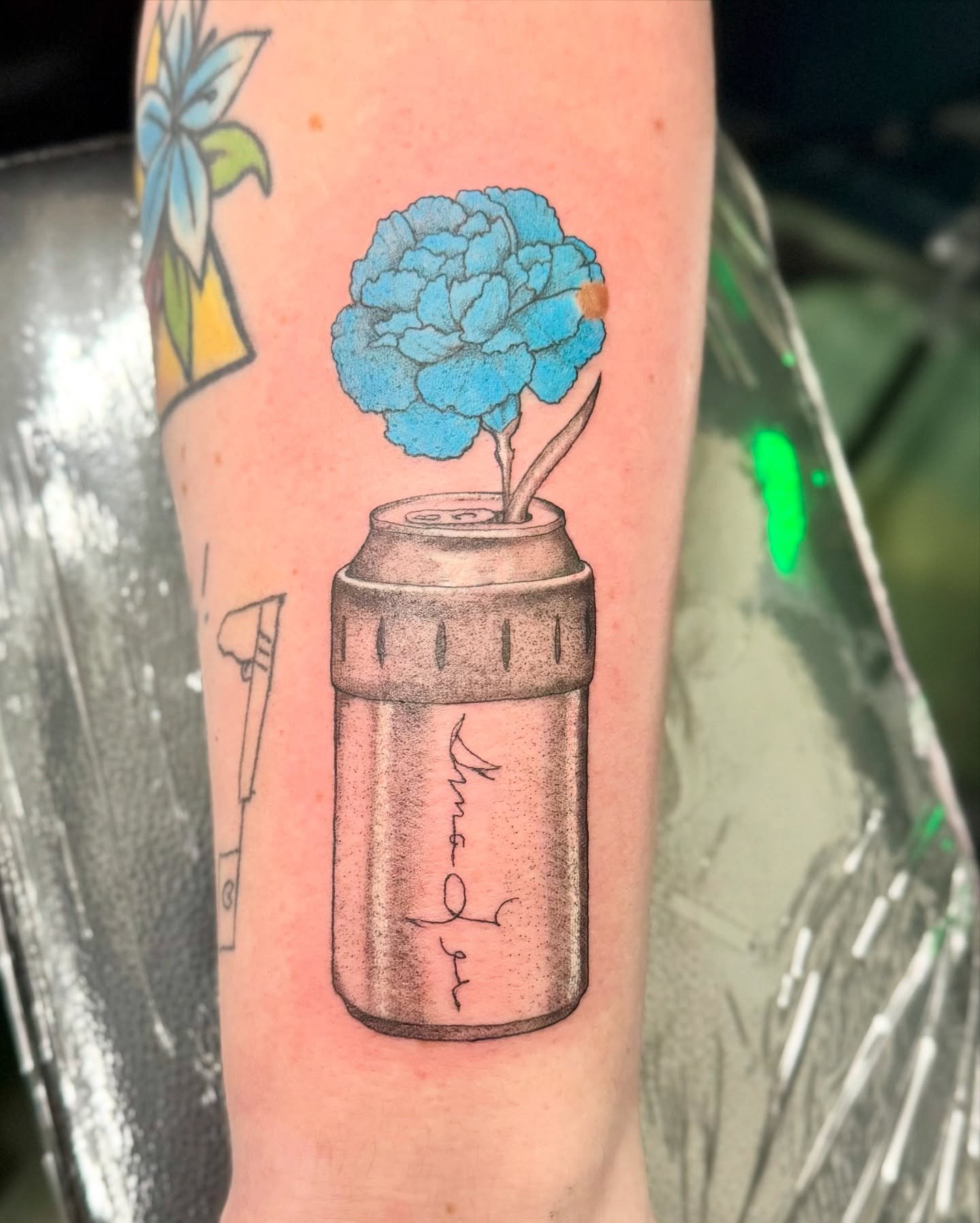 Blue carnation in a pop can koozie for grandma 💙 done by Akiko @akikoworkart 
.
.
.
#memorialtattoo #handwritingtattoo #cankoozies #popcan