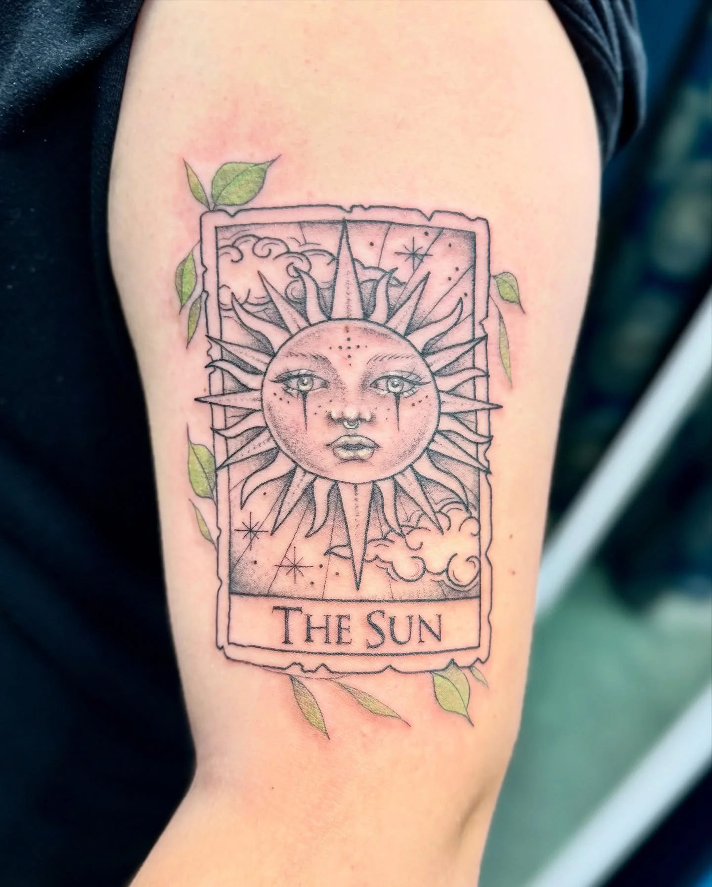 A couple fun tarot cards for matching friend tattoos! (Sun was based on a design brought in by client) 🌞🌙✨ done by Akiko @akikoworkart 
.
.
.
#tarotcardtattoo #tarottattoo #themoon #thesun