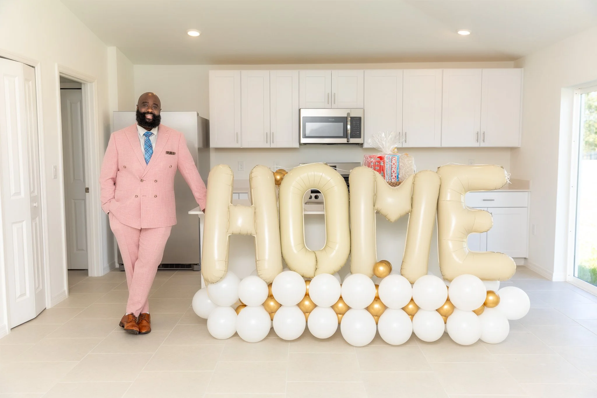 Closing Day Realtor "Welcome Home" Ballon Arch