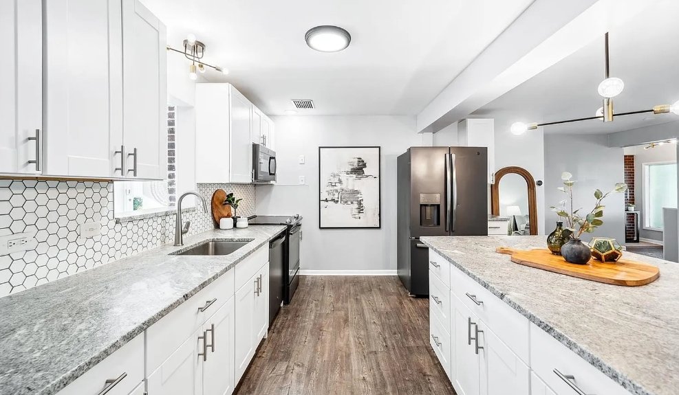 230 s hudson (5).jpeg