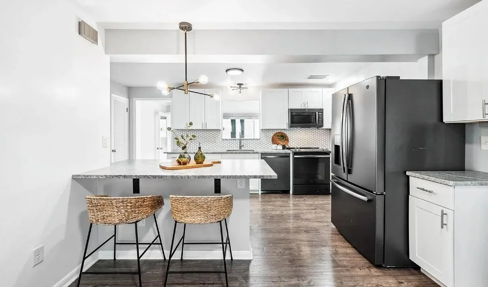 230 s hudson (4).jpeg