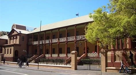 Tour of Parliament House