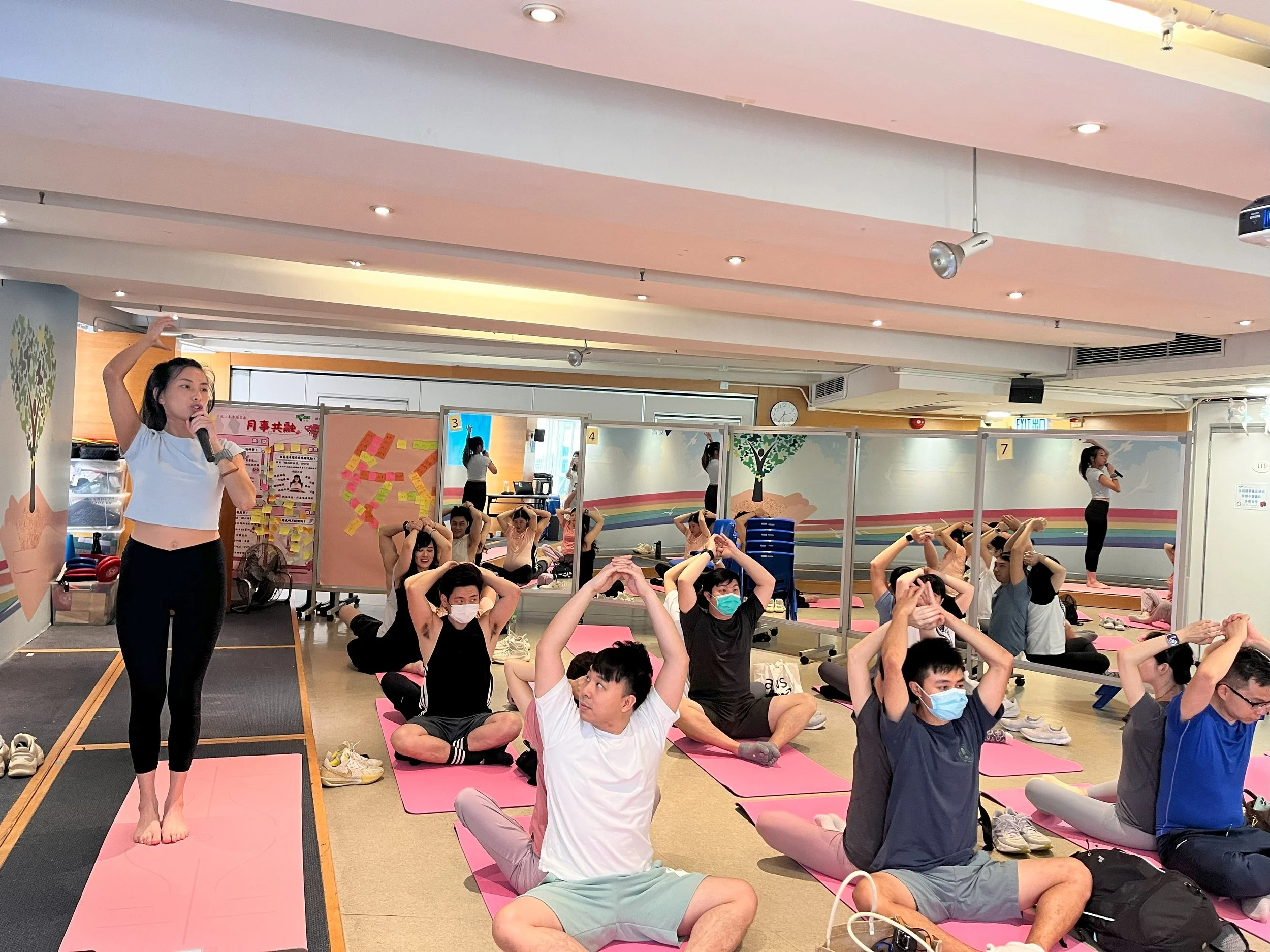Prenatal Couple Stretch | 孕婦夫婦拉筋