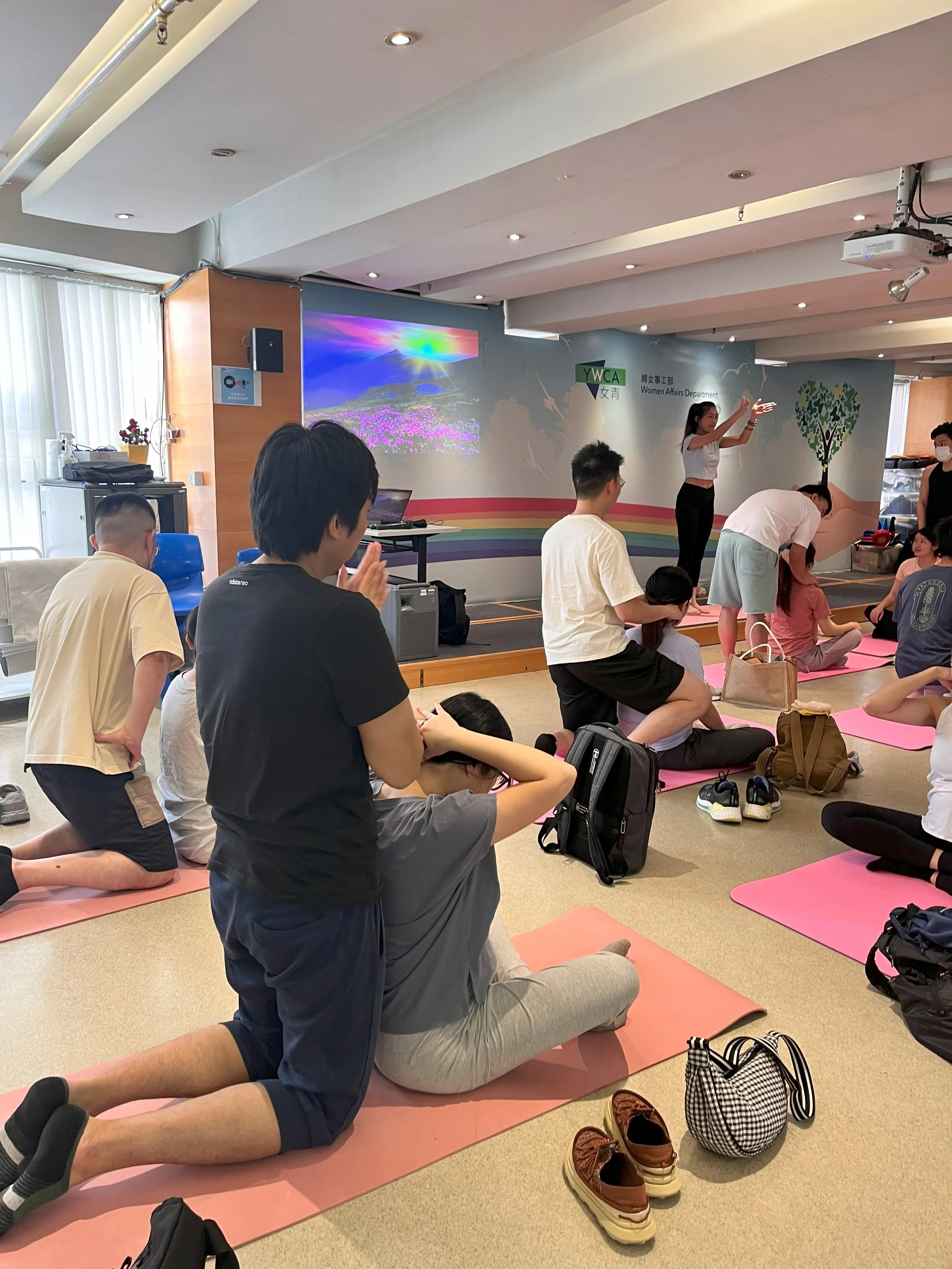 Prenatal Couple Stretch | 孕婦夫婦拉筋