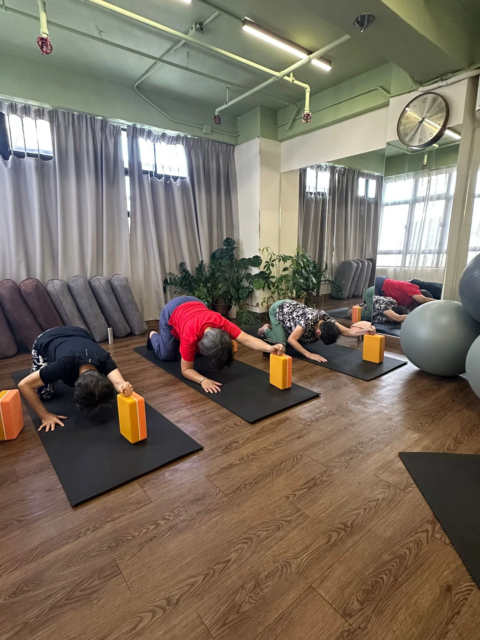 NGO Elderly yoga Senior Yoga 銀髮族長者瑜伽