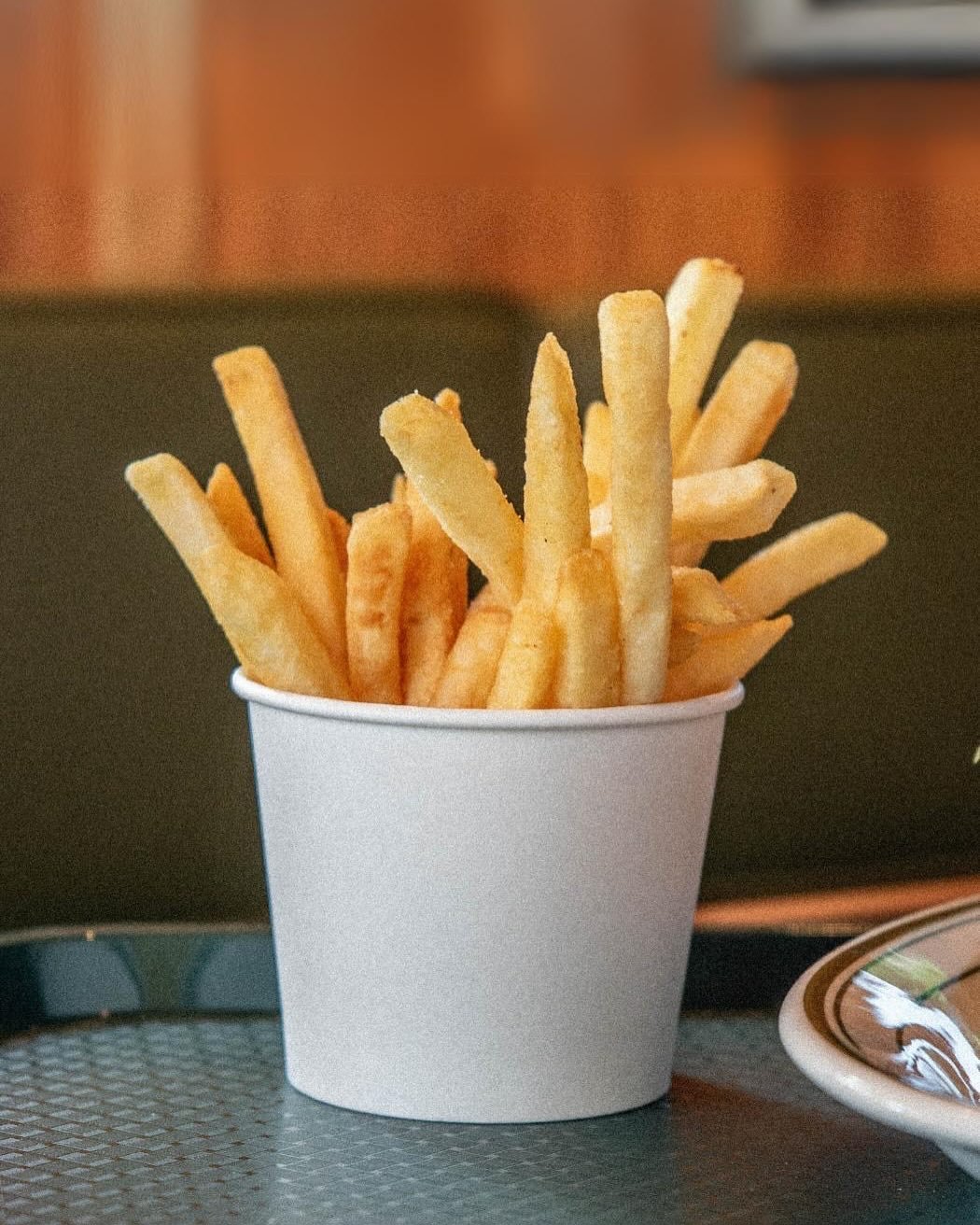 We like fries. We like cooking them. And we like eating them. Our fries are pretty darn tasty. Or so we were told by Archie age 27 last Tuesday. He also liked his thickshake until he spilt it but that&rsquo;s another story.

#royale #fries #goodeats 