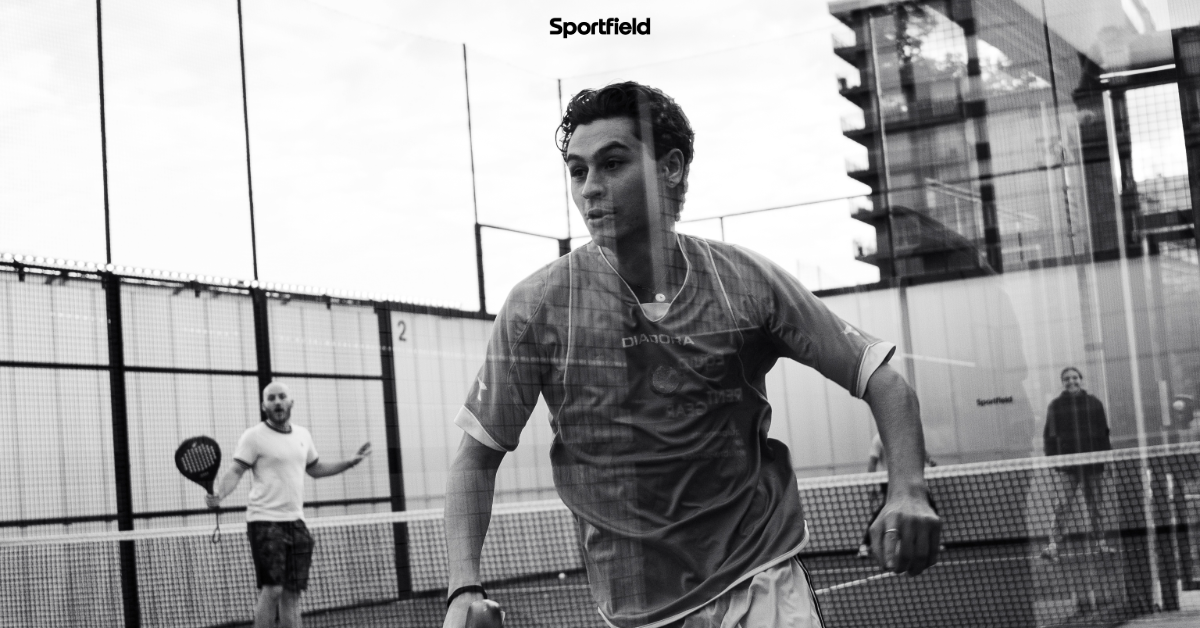 Padel débutant à Paris : tout ce qu'il faut savoir avant de réserver