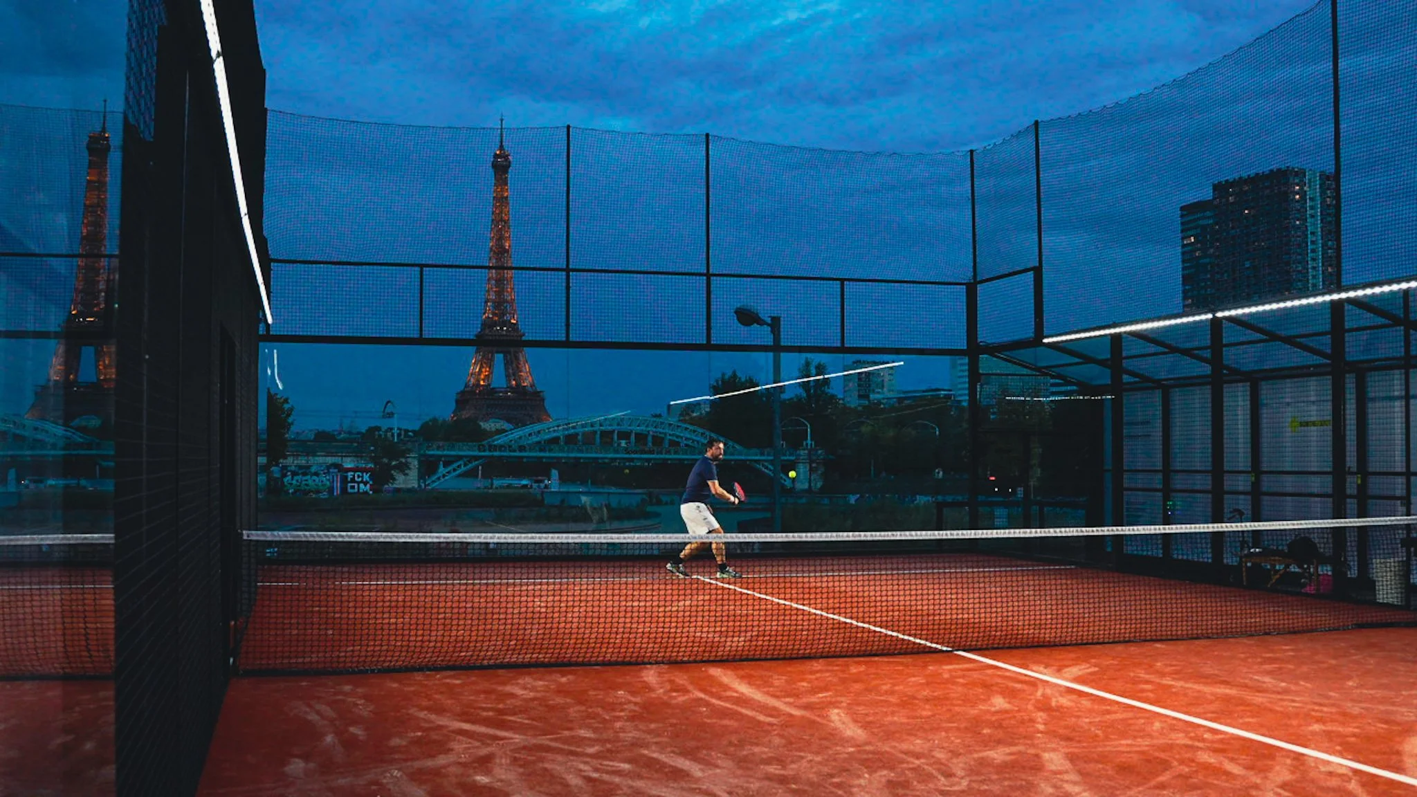 SPORTFIELD – Padel Paris 16 - Vue tour Eiffel - 3 terrains