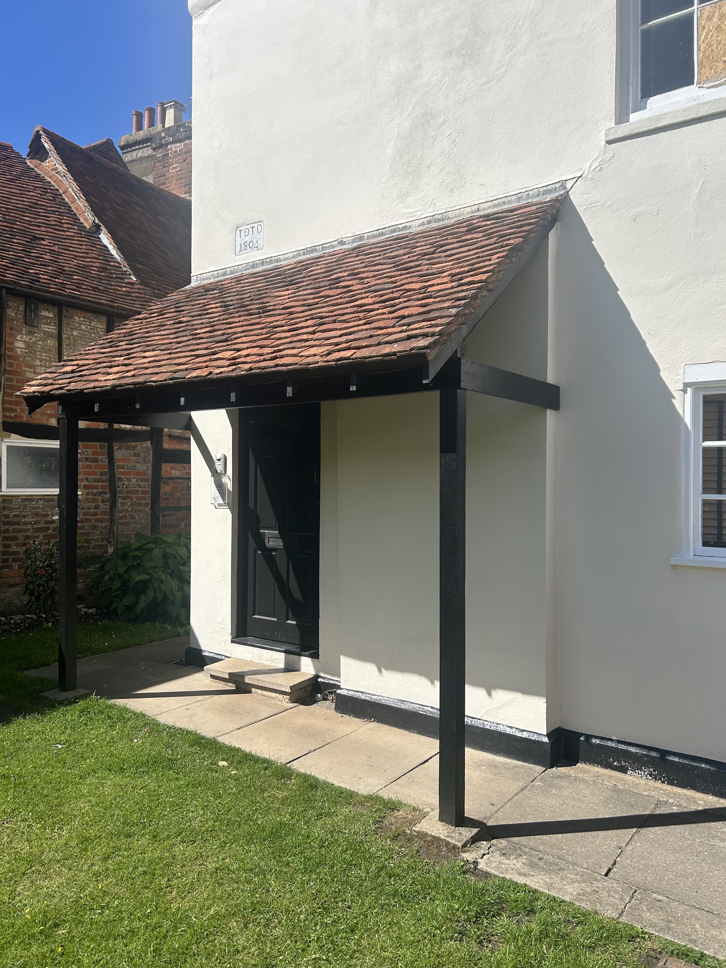 Private Garden back enterance to Amersham Therapy part of The Therapy Centre Group