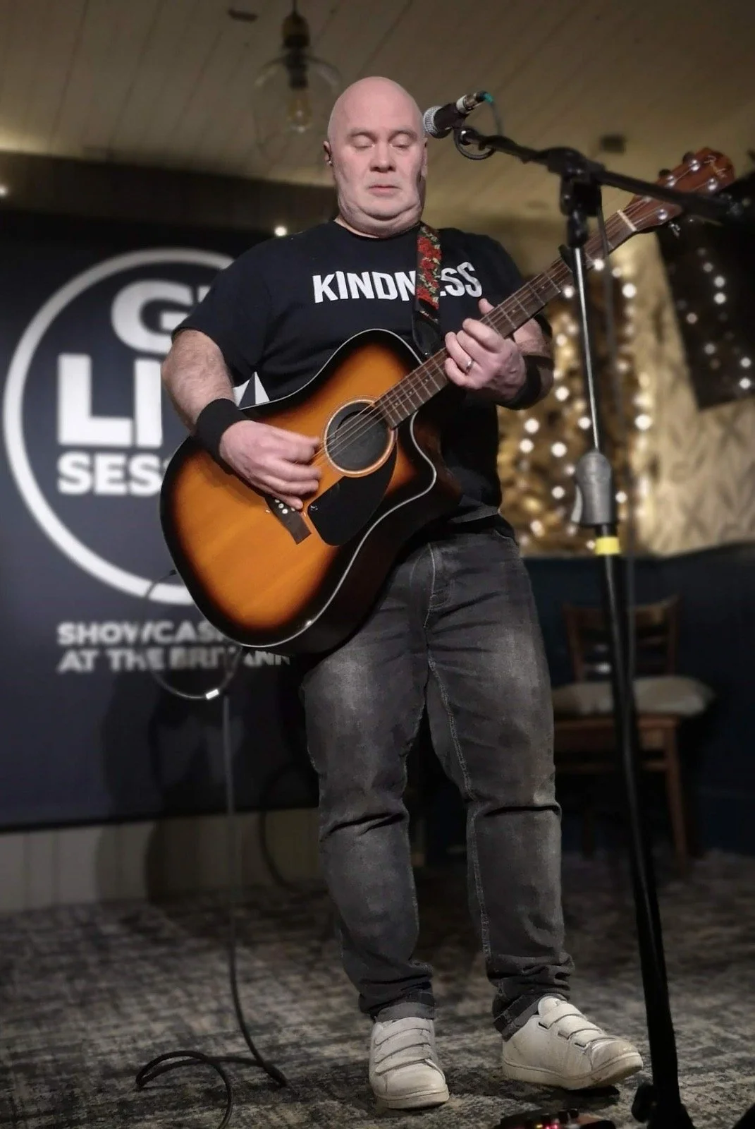 Free Live Music - Tim Shez