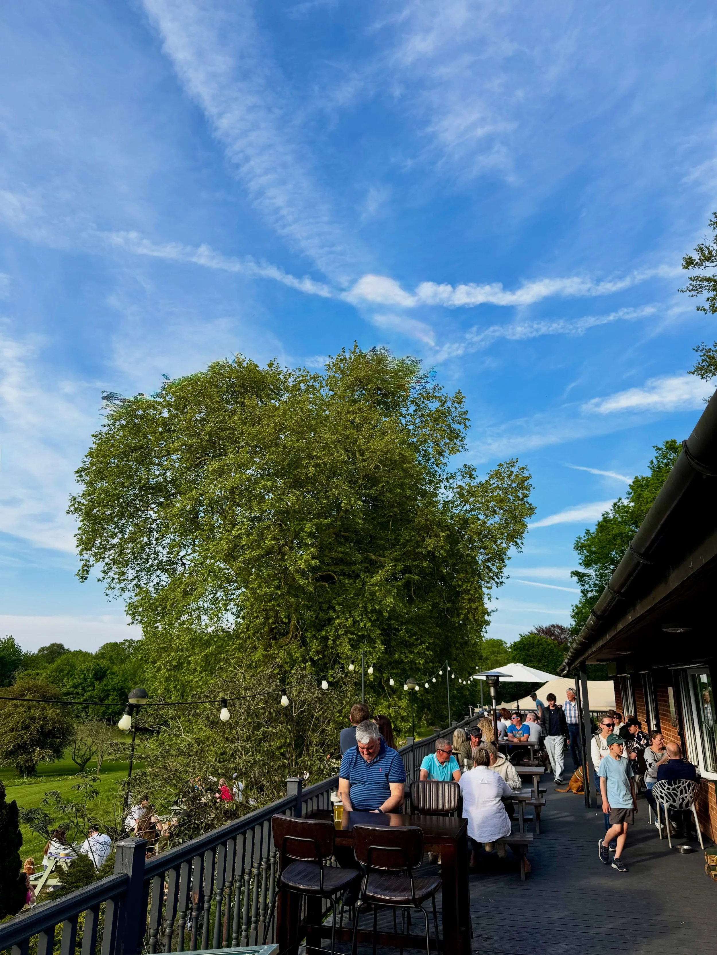 Saturday evening at Birdies 😍 🎶

Beautiful weather, a fantastic turnout and brilliant live music all evening long.

A huge thank you to everyone for being so understanding about the stretch tent being closed. It&rsquo;ll be back open for the rest o