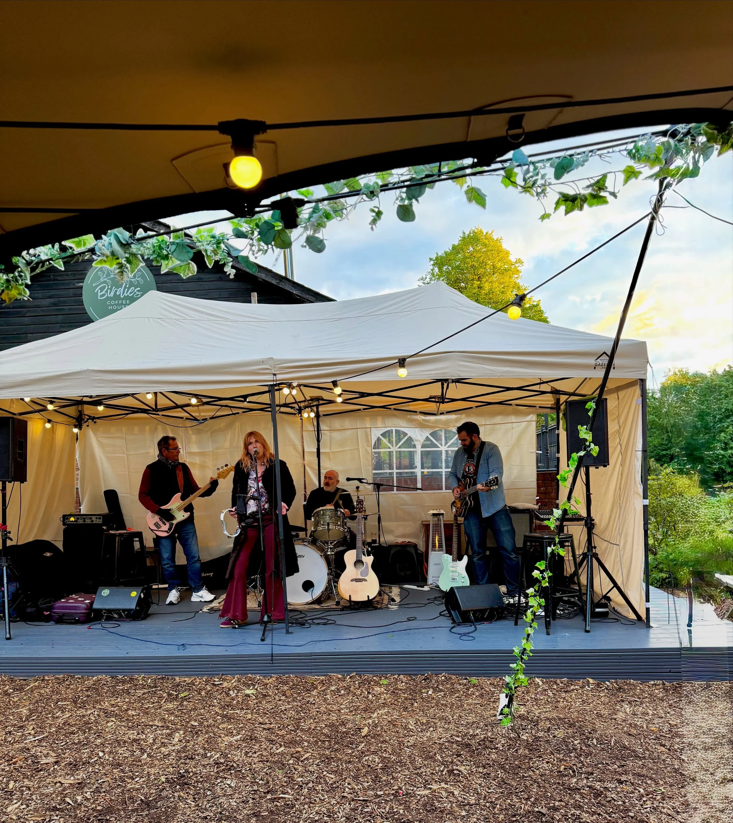 A huge thank you to everyone who came down to Birdies last night 🎶

It may have been a little quieter than usual because of the weather forecast, but this is England&hellip; if you never go out when rain&rsquo;s predicted, you&rsquo;ll miss all sort