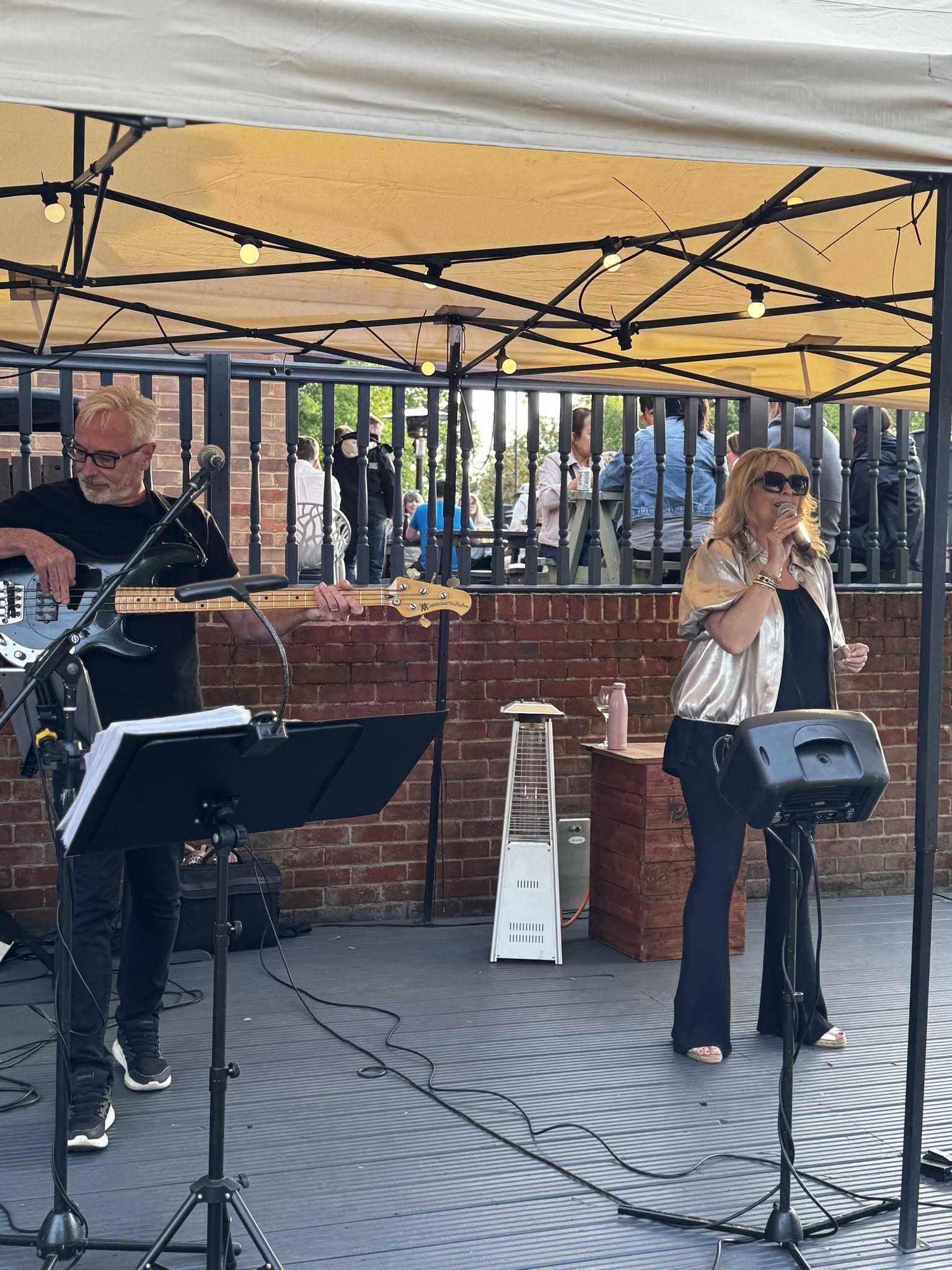 Live Music - The Cherry Pickers