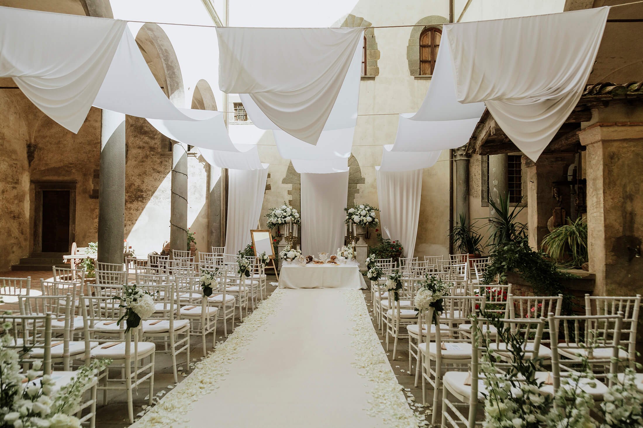 elegant-tuscan-wedding-setup-1.jpg