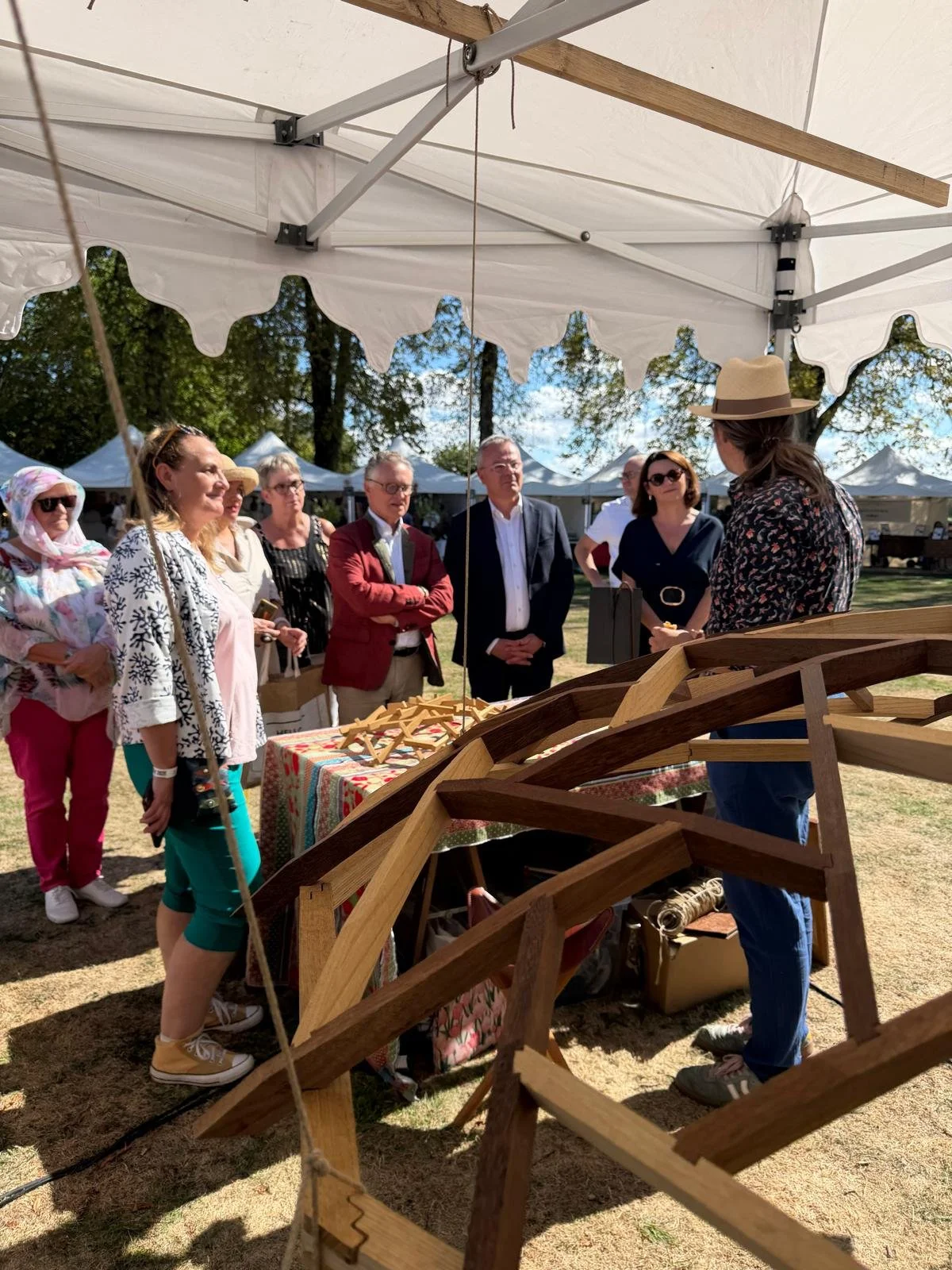 salon-de-fretay-2026-charpentier-structure-bois-visiteurs.jpeg
