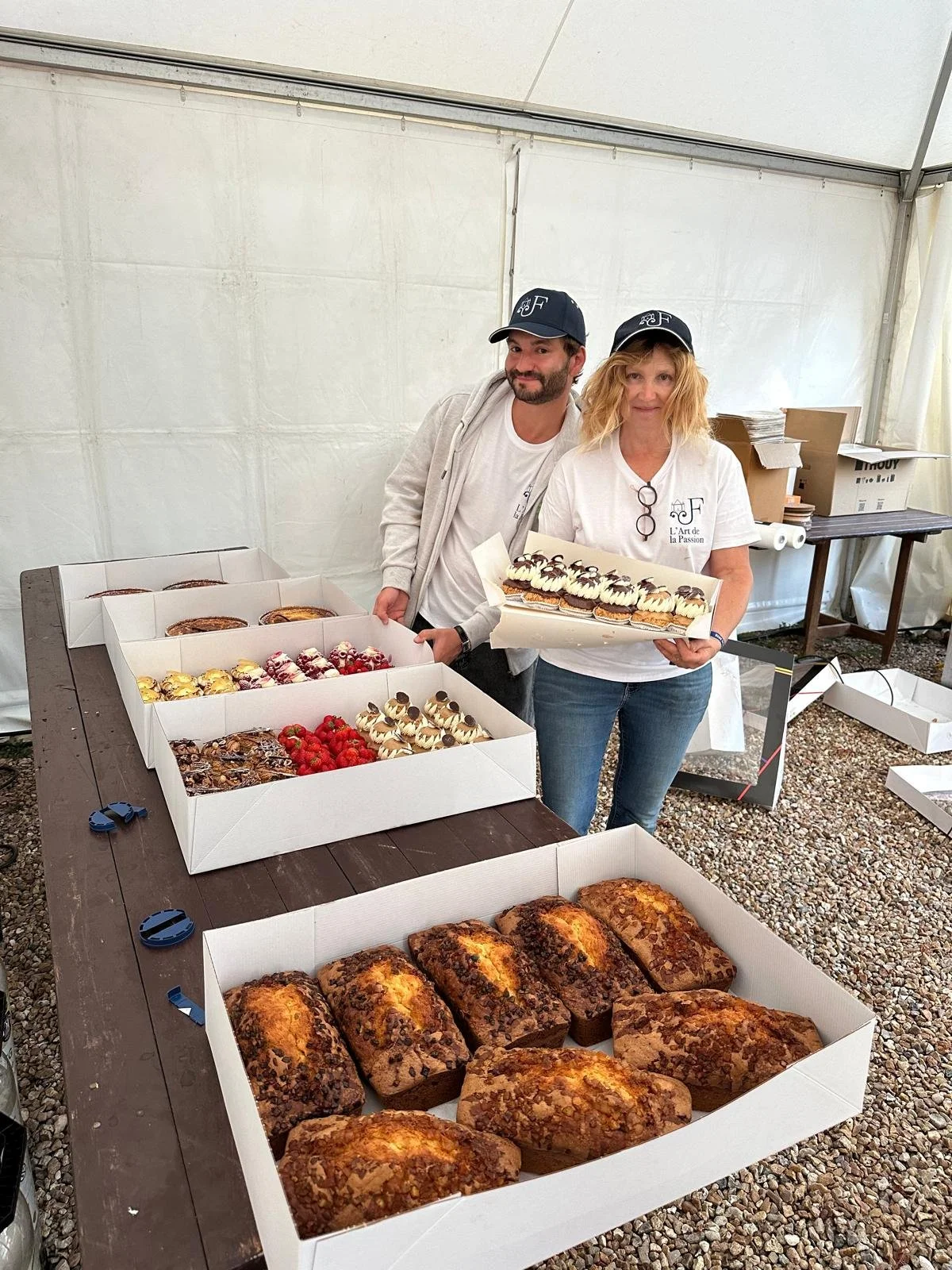 salon-de-fretay-2026-benevoles-patisseries-cakes-buvette.jpeg