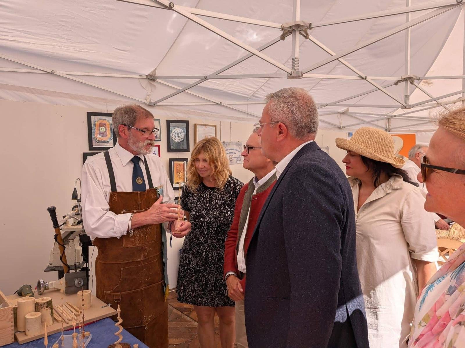salon-de-fretay-2026-jean-yves-coutand-tourneur-art-bois-visiteurs.jpeg