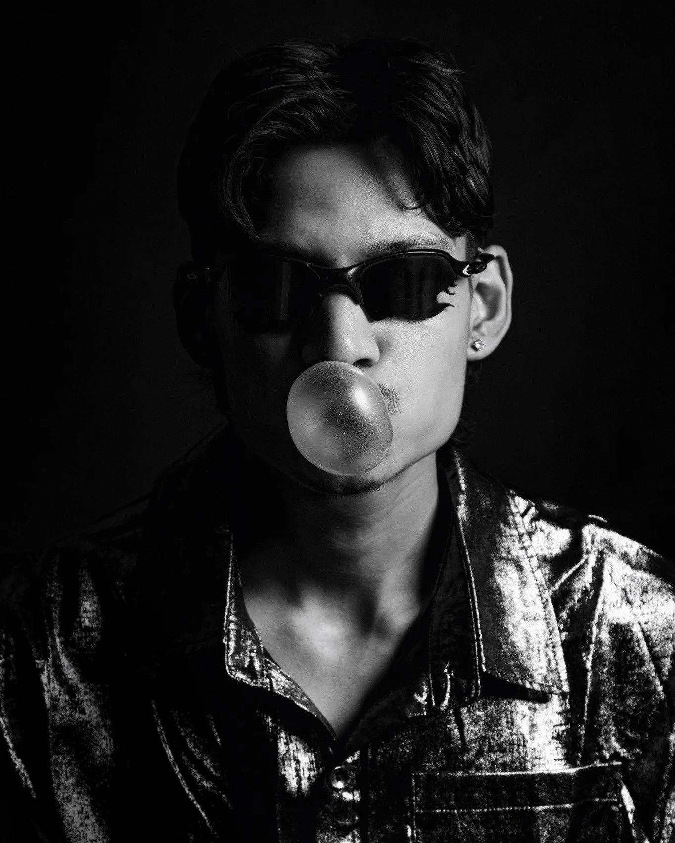 ✨Wandering Focus #41: From coffee counter to camera ready ☕️➡️📸 Met @razujimba  as my go-to barista in Kathmandu, but when he stepped into my studio with this metallic shirt, I knew we had to create something special. Added some bubble gum for that 